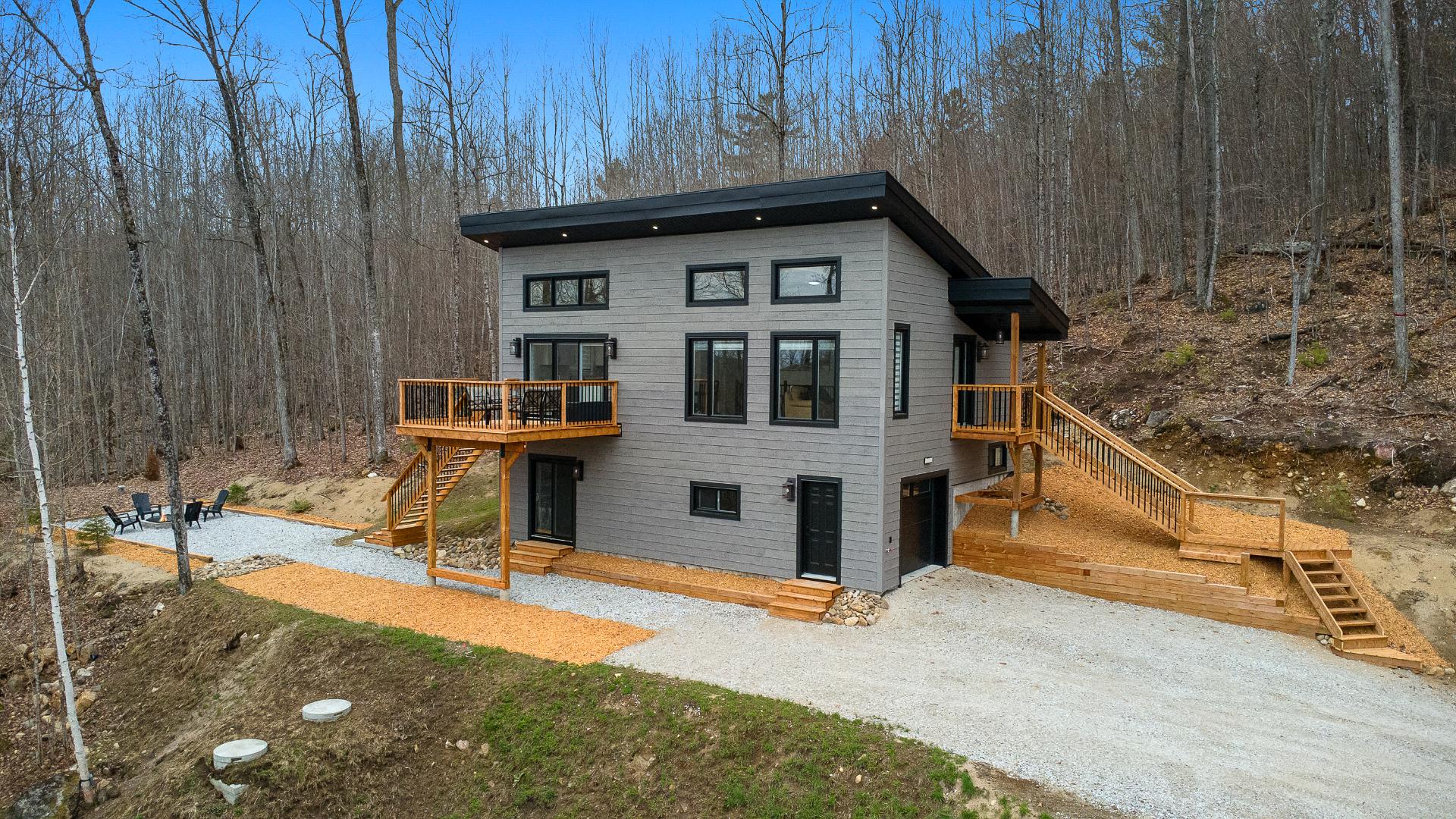 MLS: 25993612