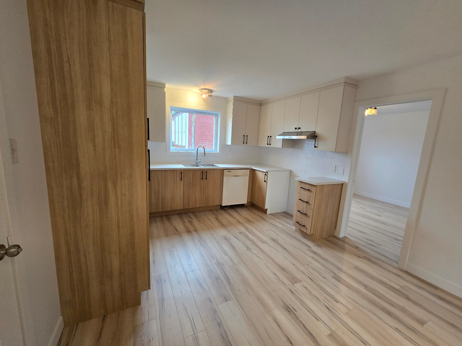 MLS: 27006492