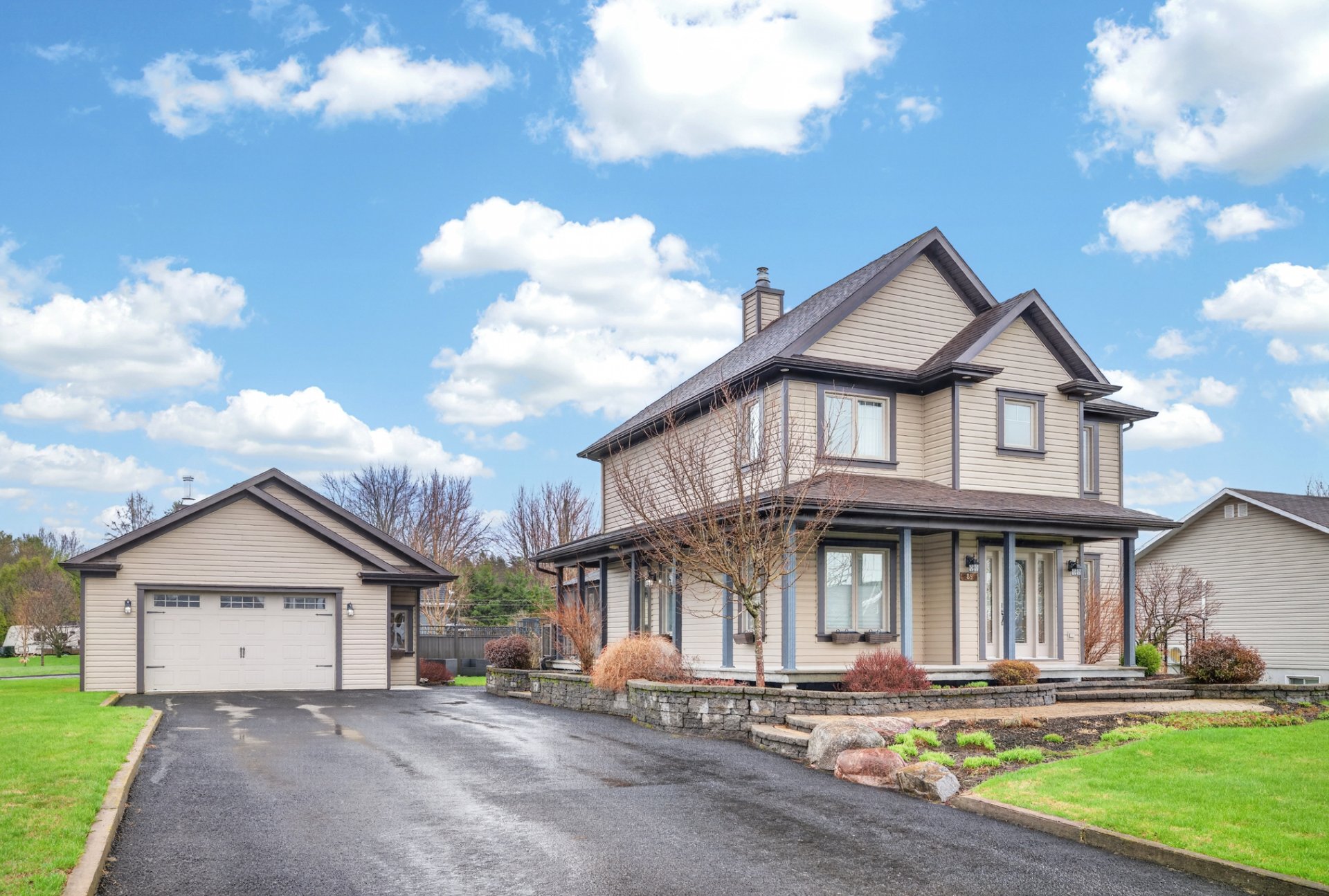MLS: 16208897