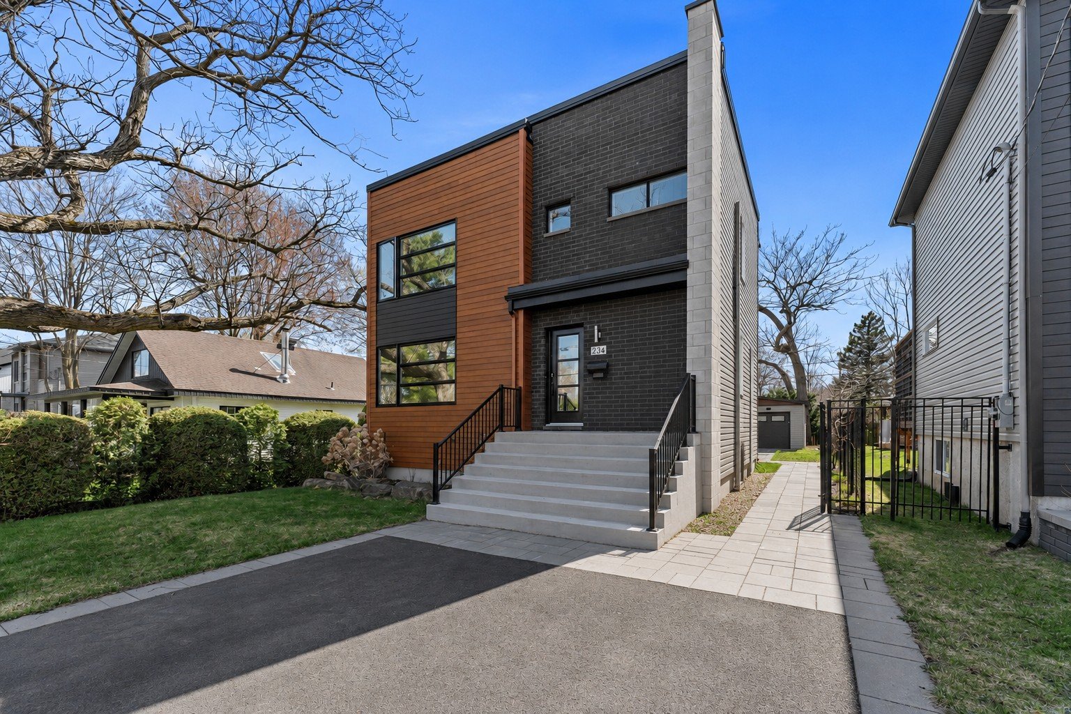 MLS: 21648070