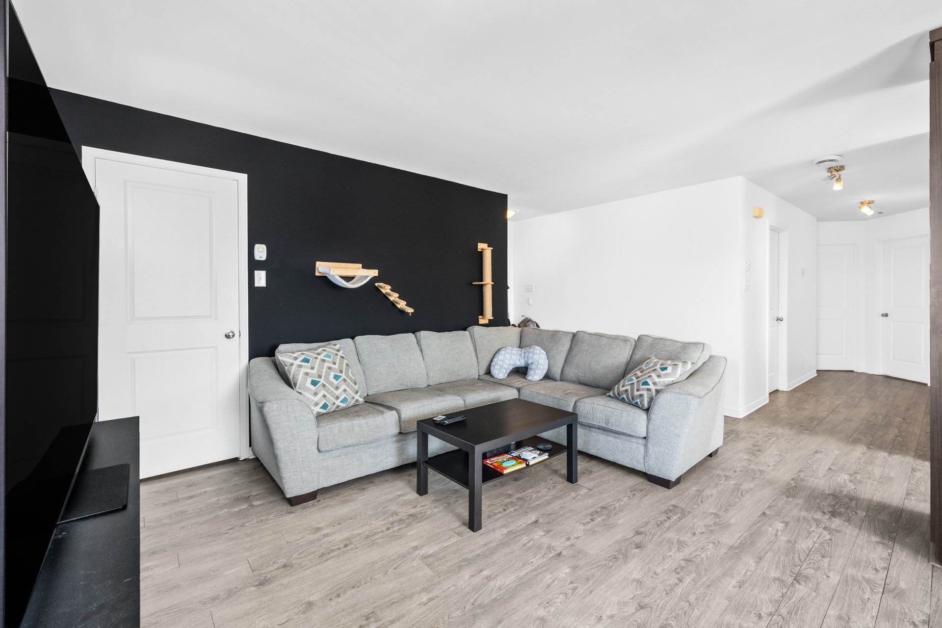 MLS: 12298838