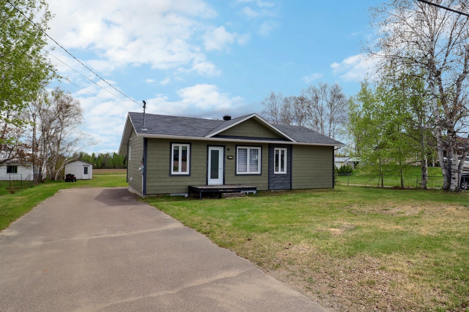 MLS: 28989591
