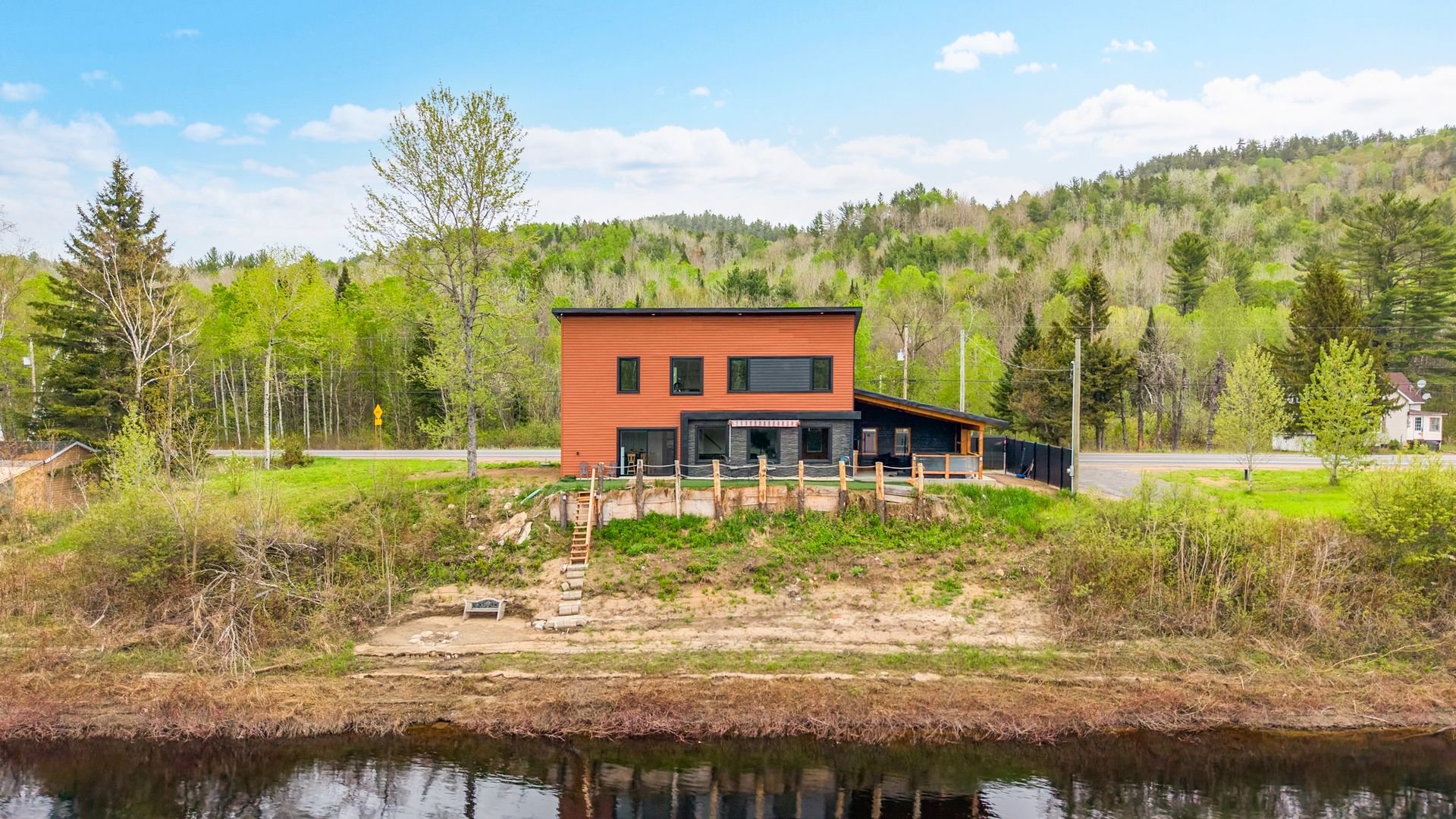 MLS: 22803372