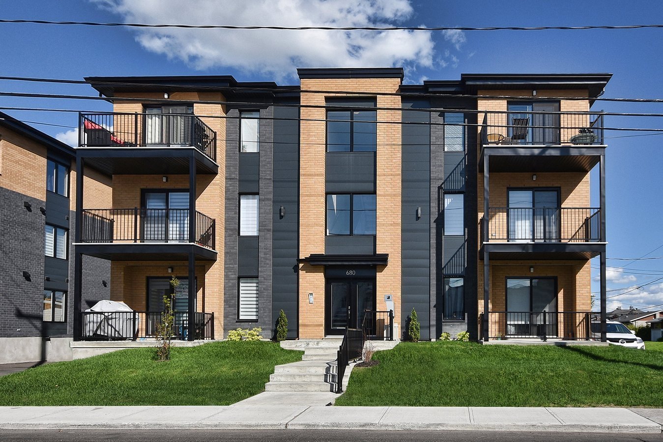 MLS: 22088279