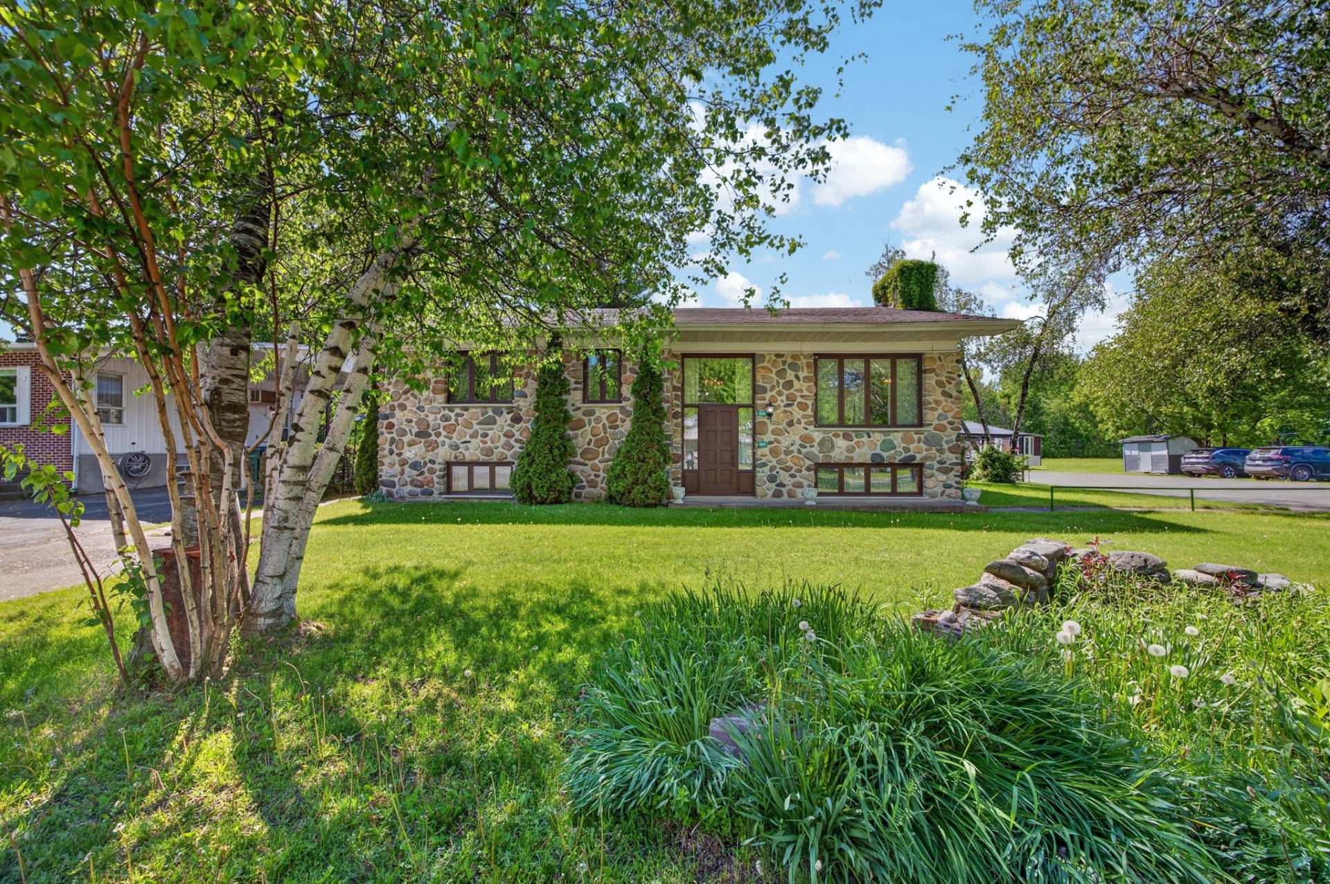 MLS: 17965626