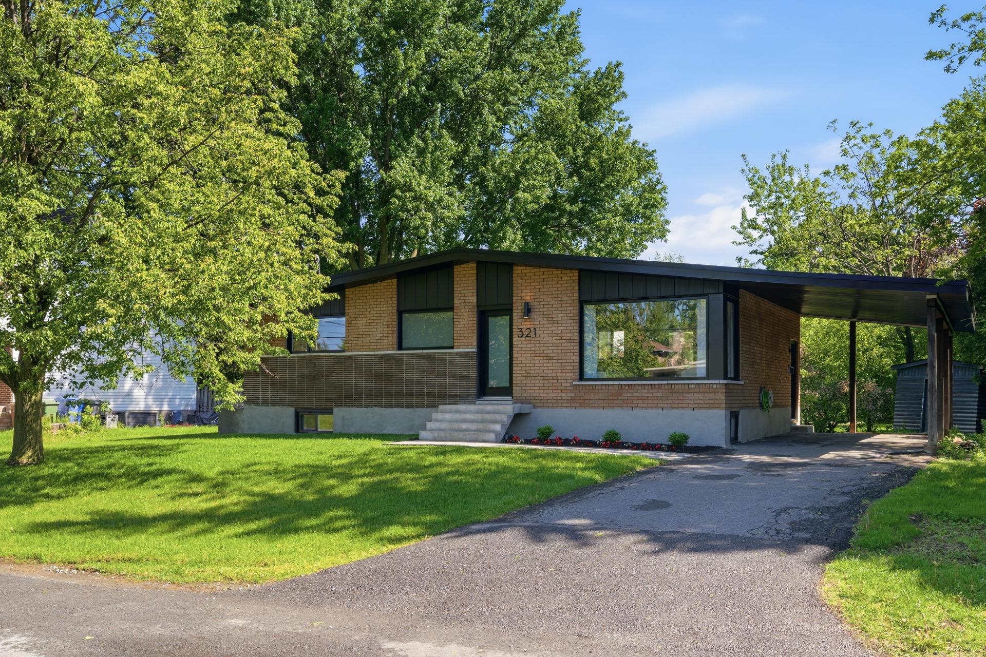 MLS: 22981509