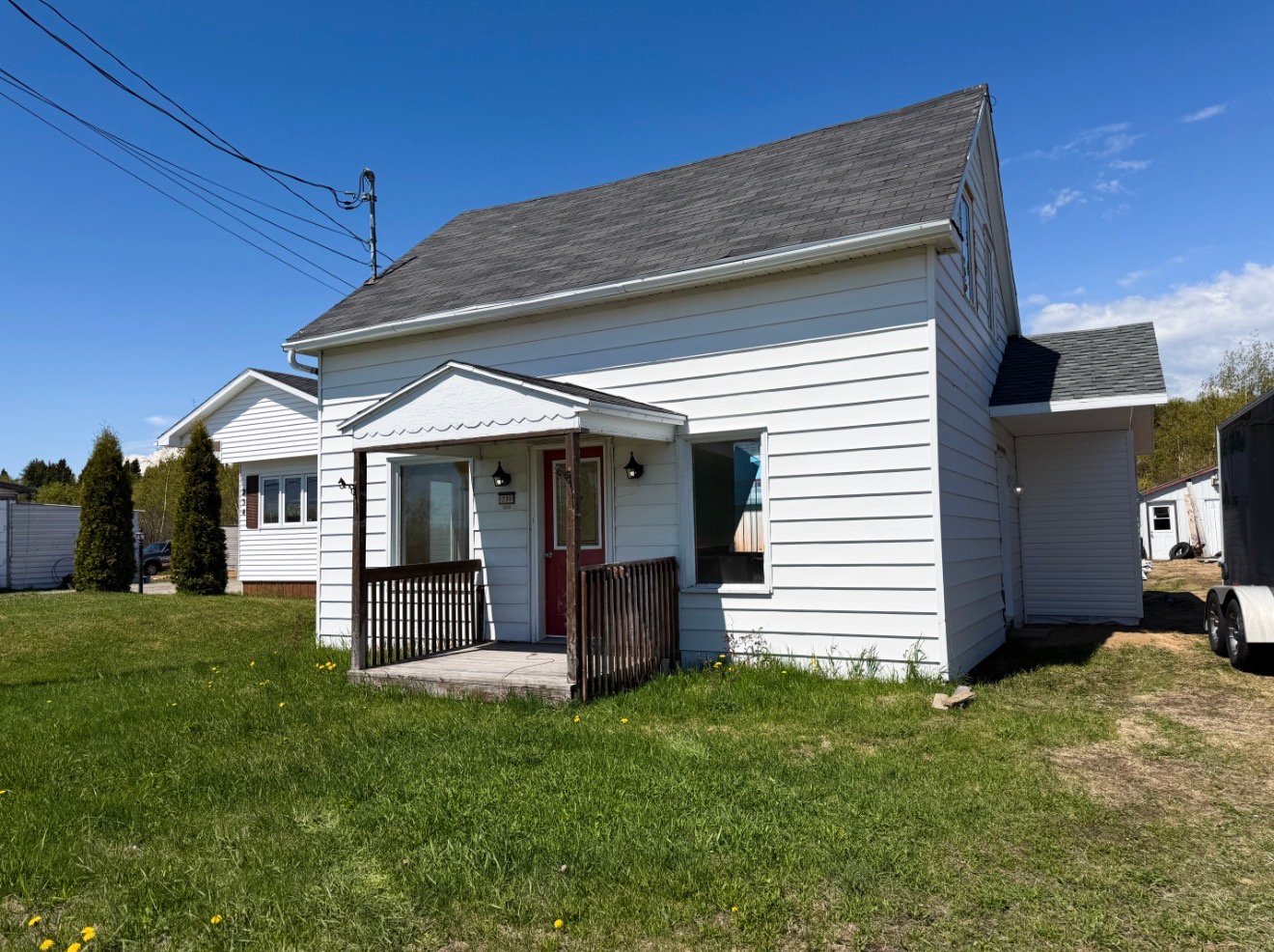 MLS: 25951677