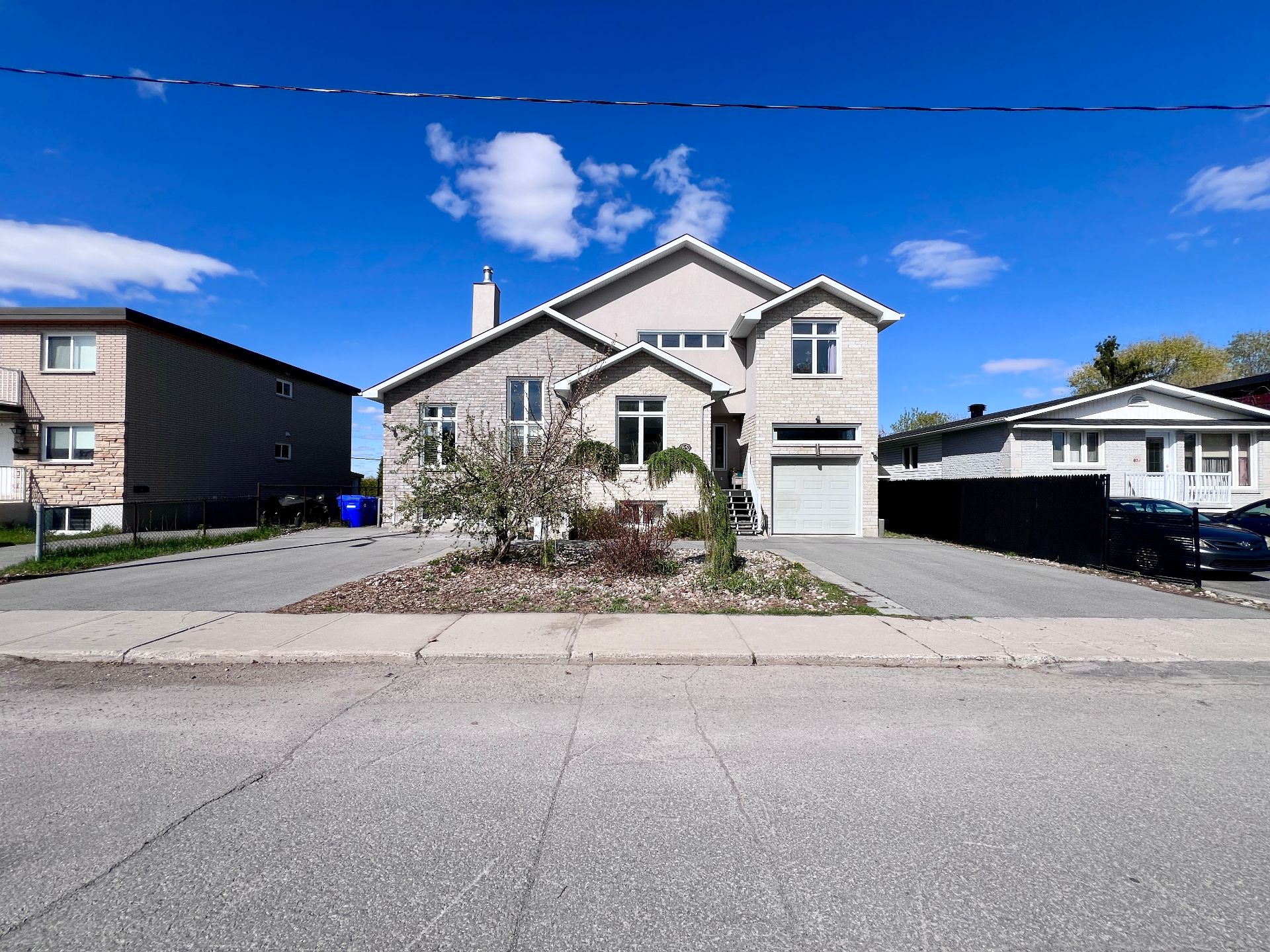 MLS: 26853544