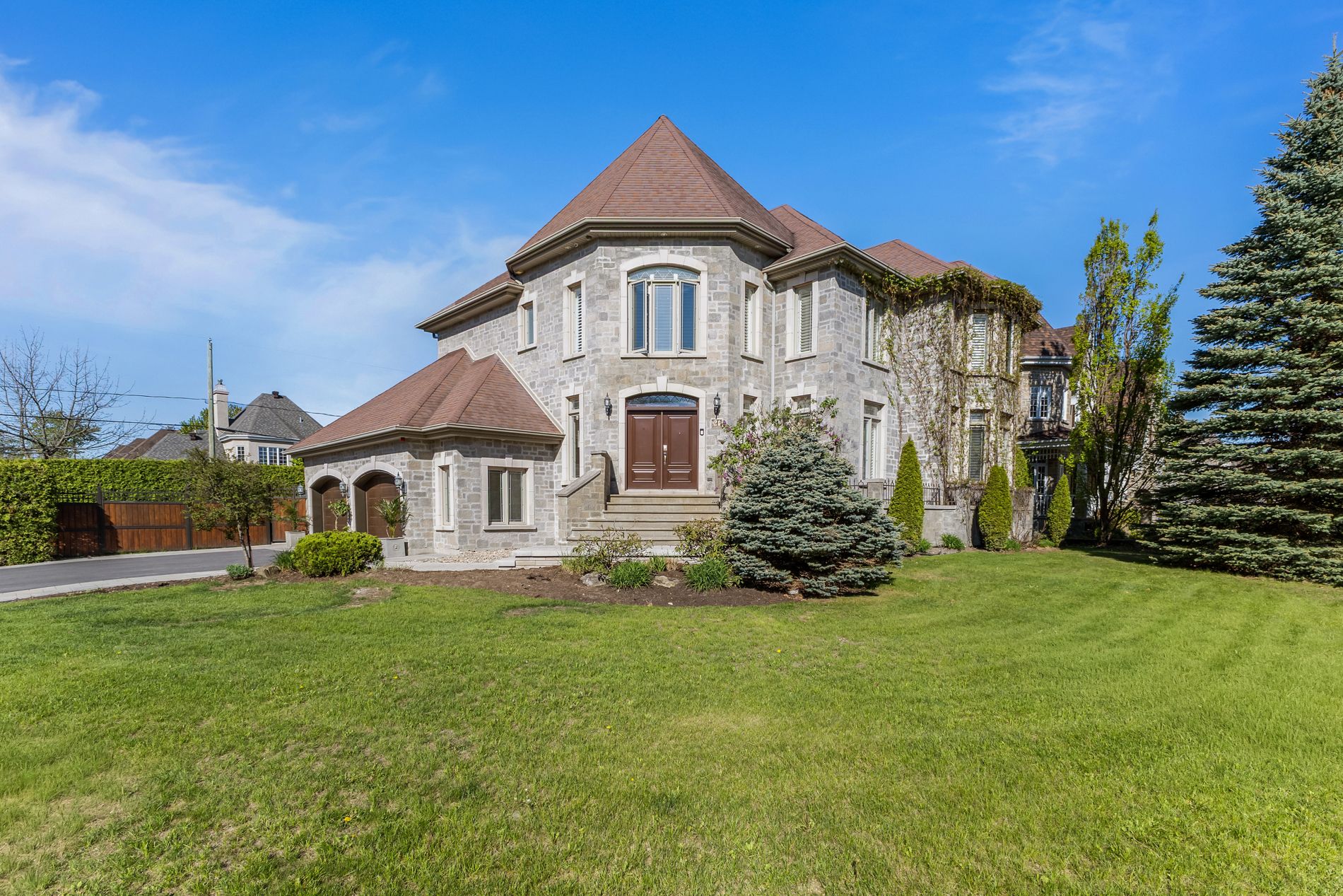 MLS: 18854381