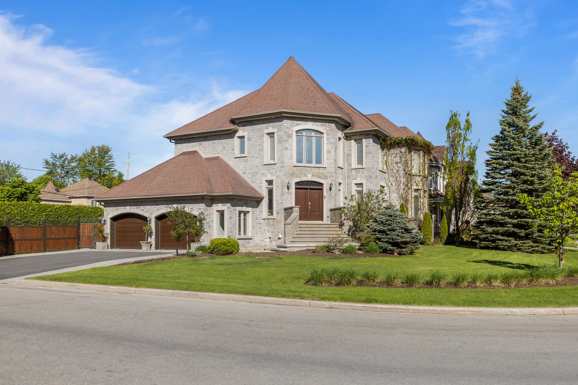 MLS: 18854381