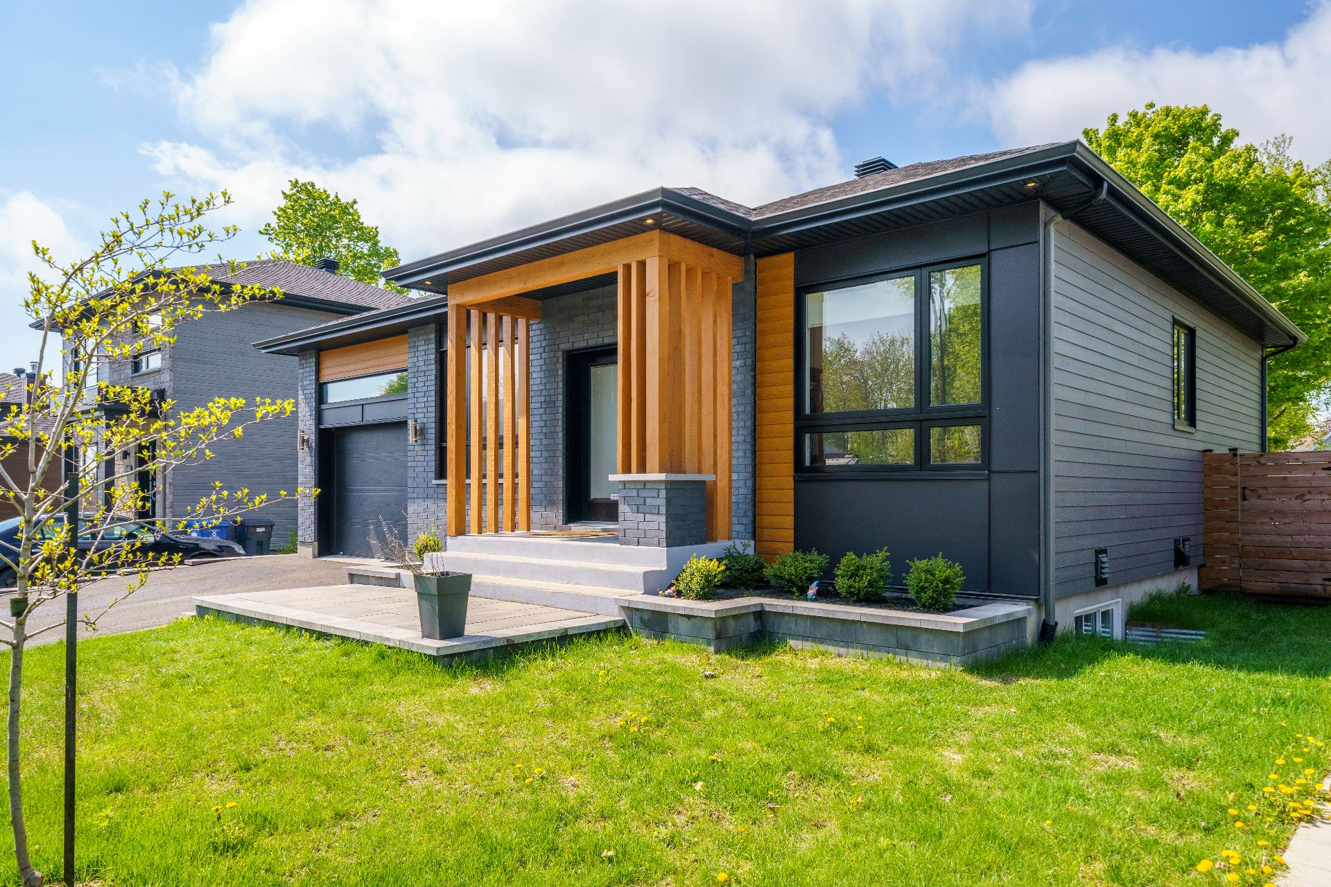 MLS: 25310695