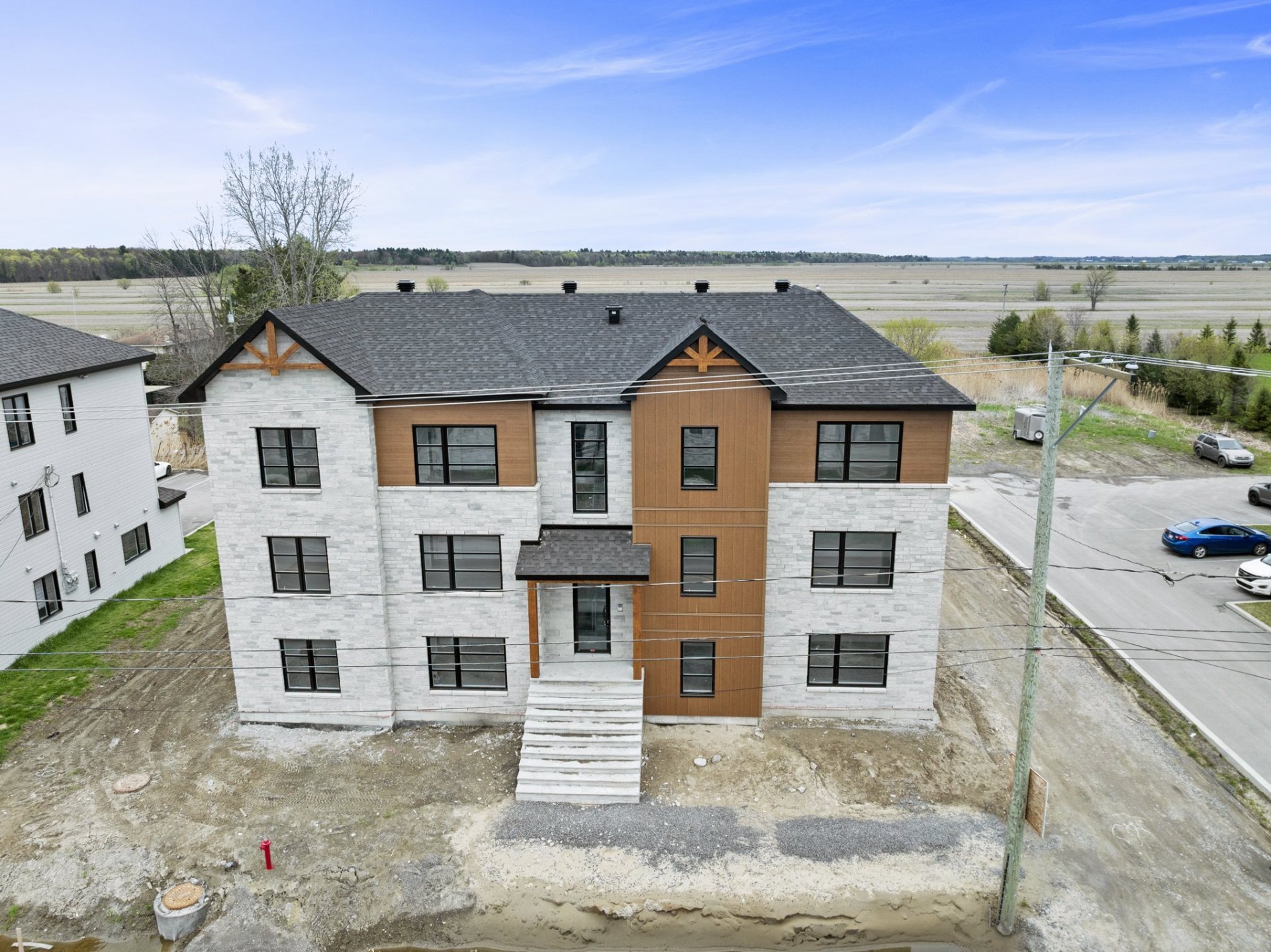 MLS: 21626276