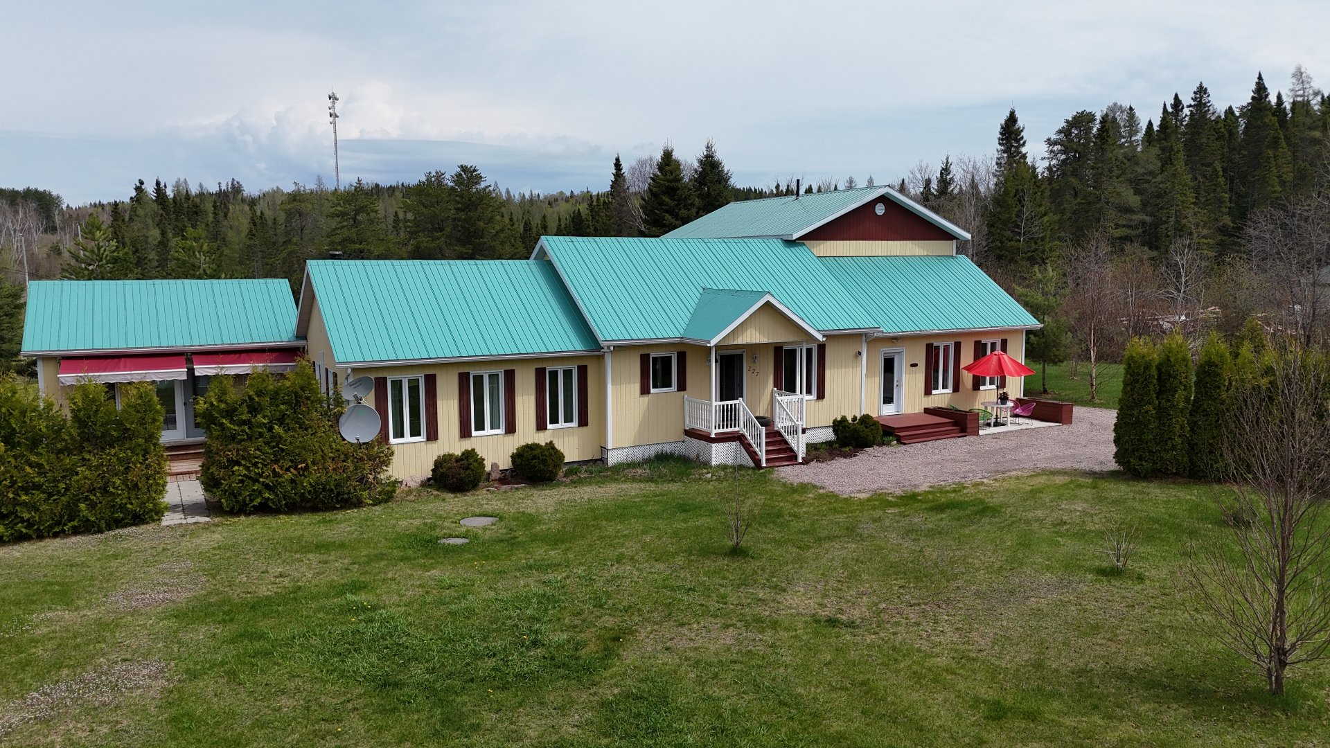 MLS: 27846009