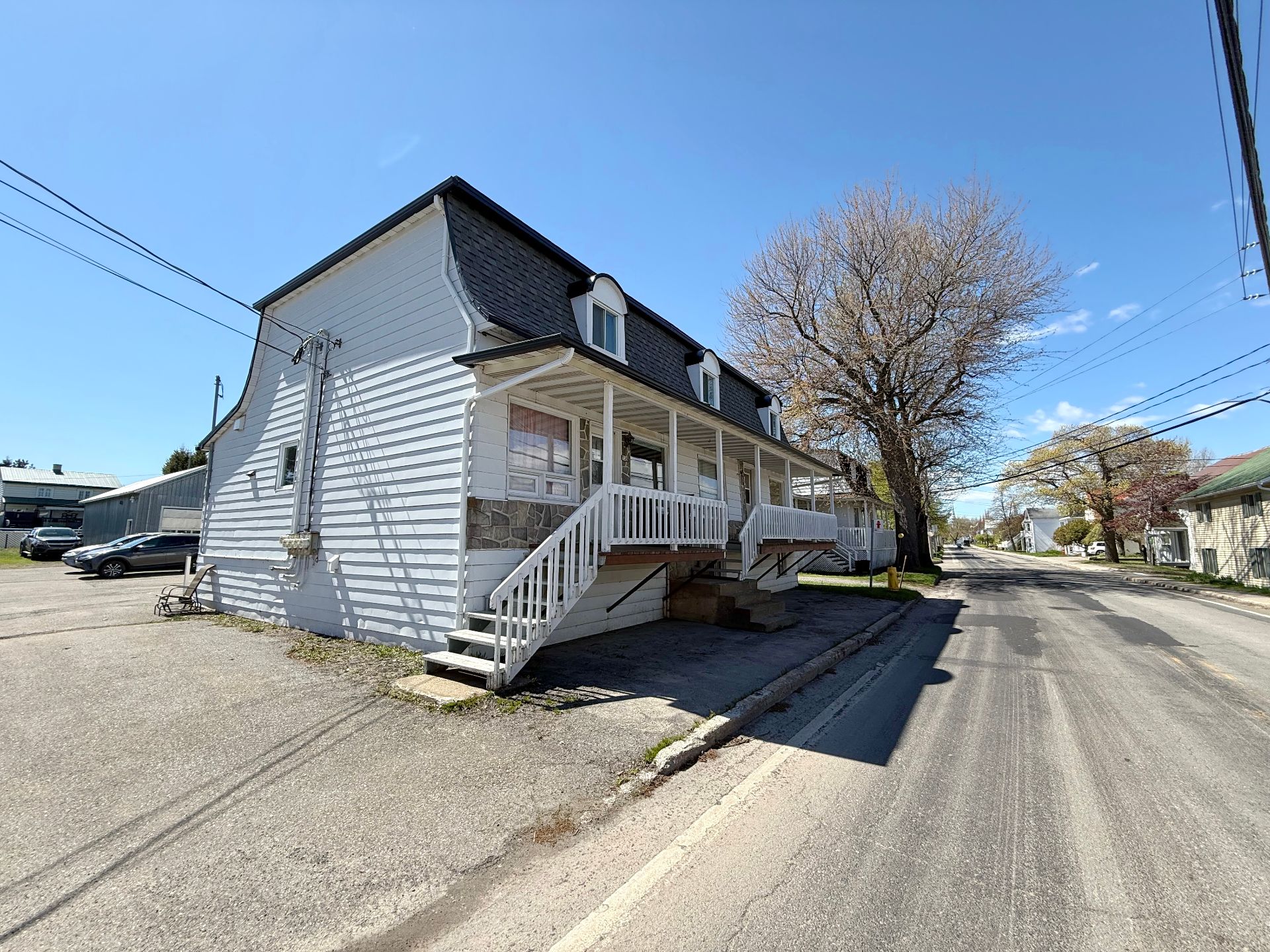 MLS: 25444882