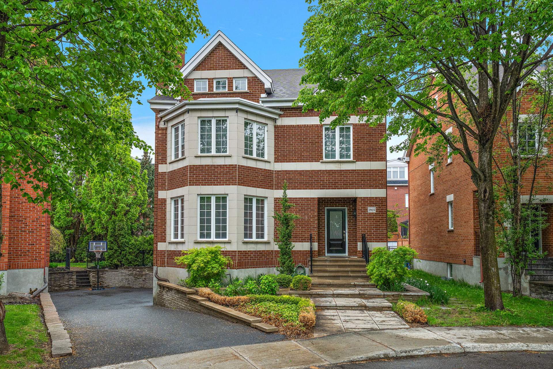 MLS: 18760336
