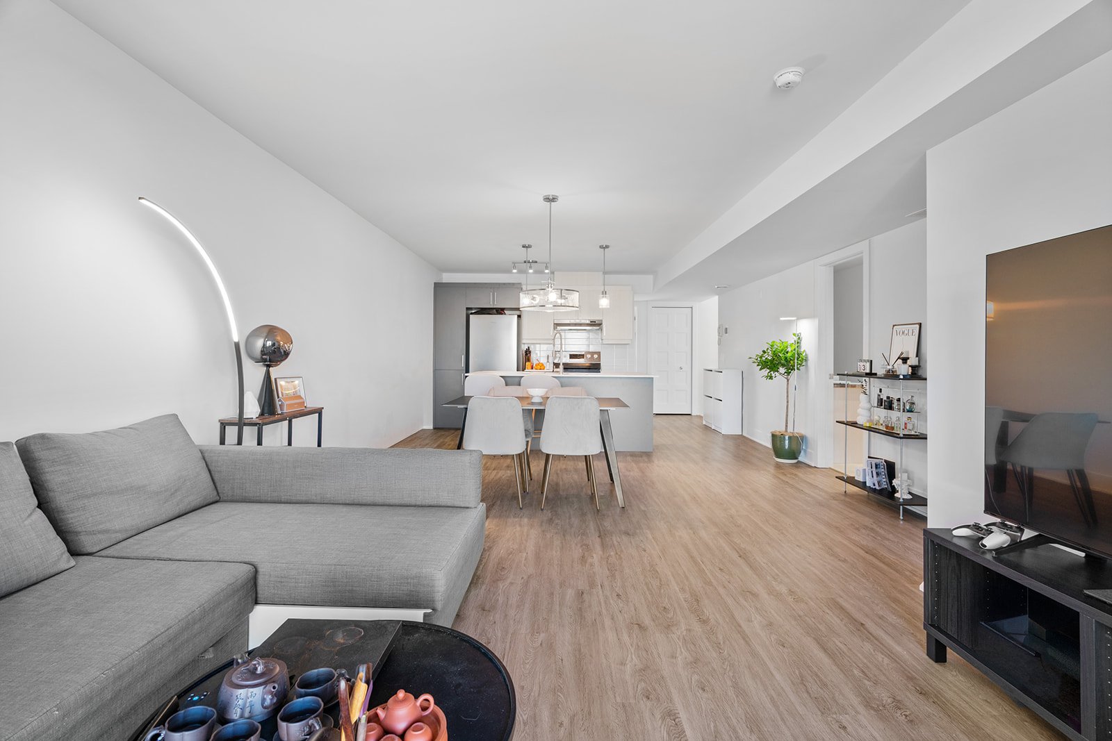 MLS: 25398756
