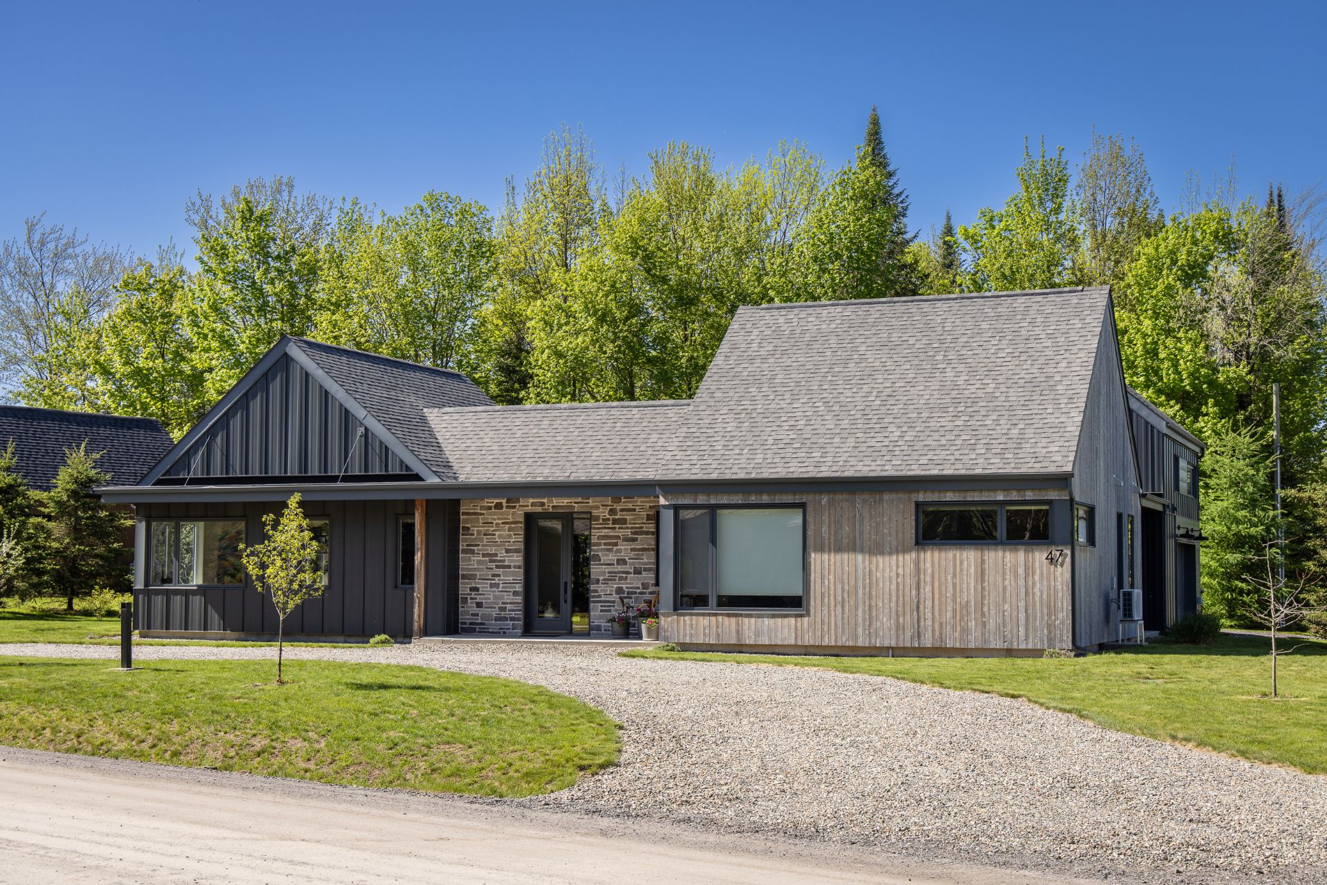 MLS: 21953387