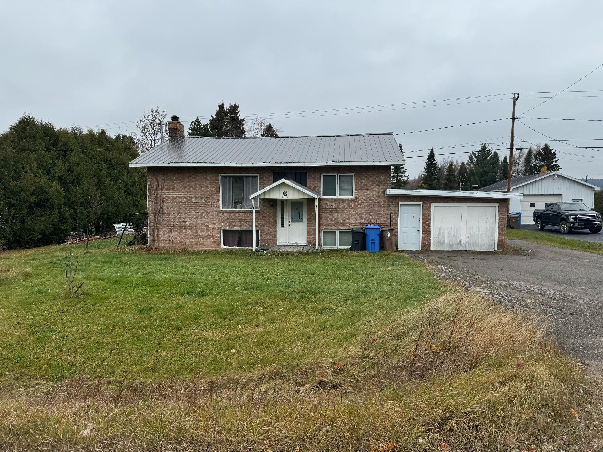 MLS: 25348603