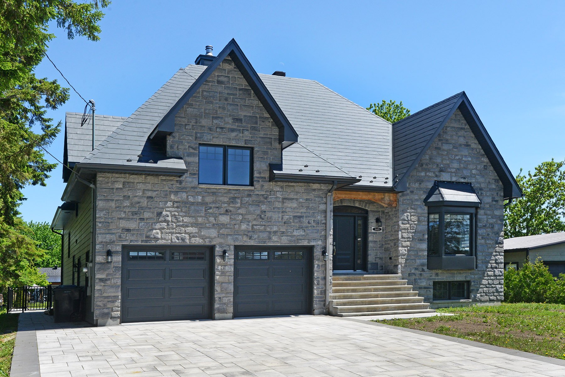 MLS: 21780522