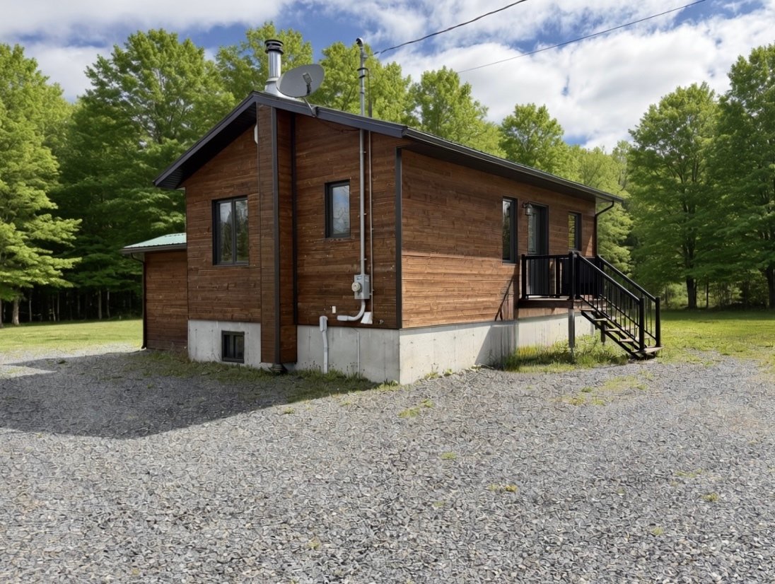 MLS: 25851350