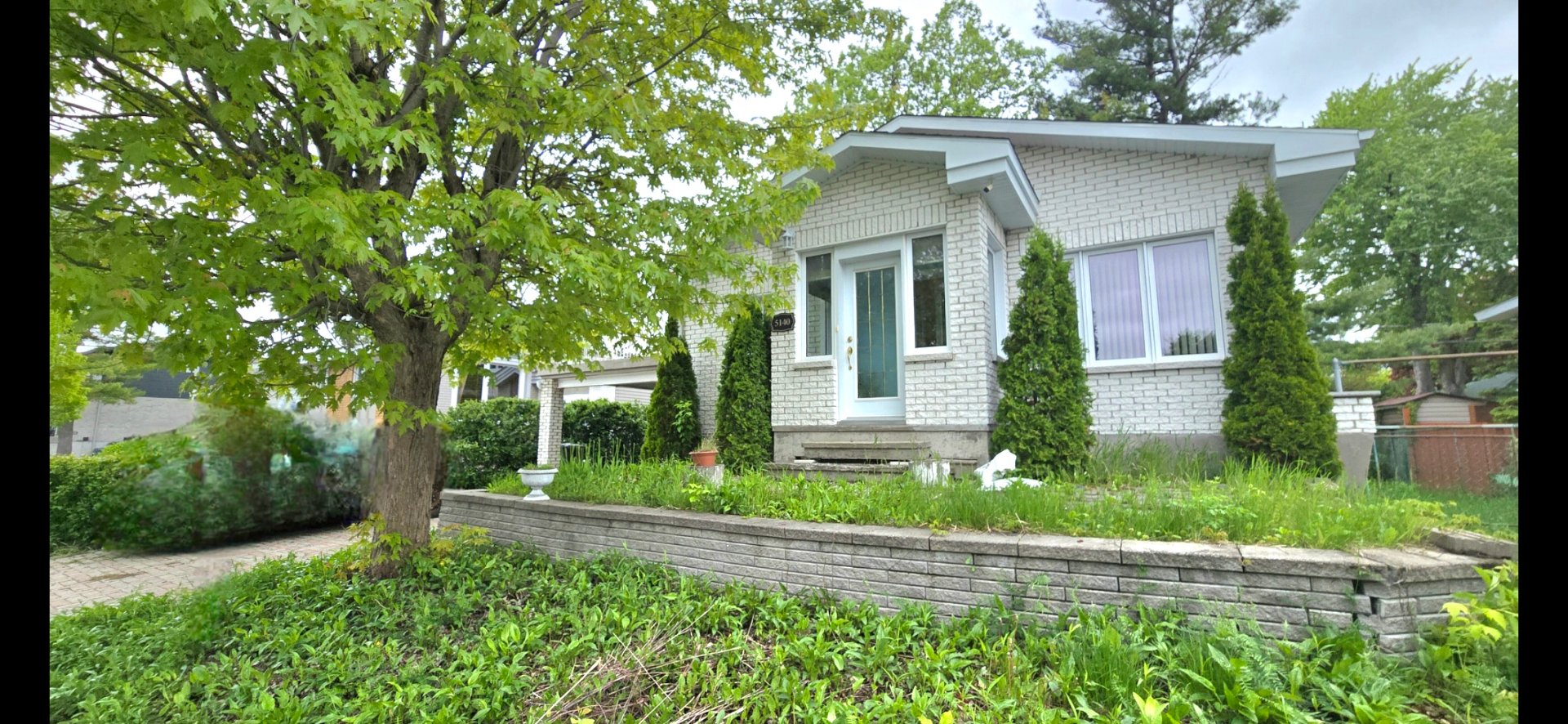 MLS: 22744090