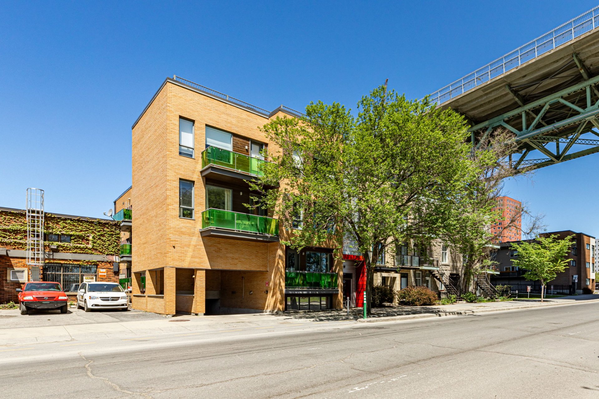 MLS: 28662071