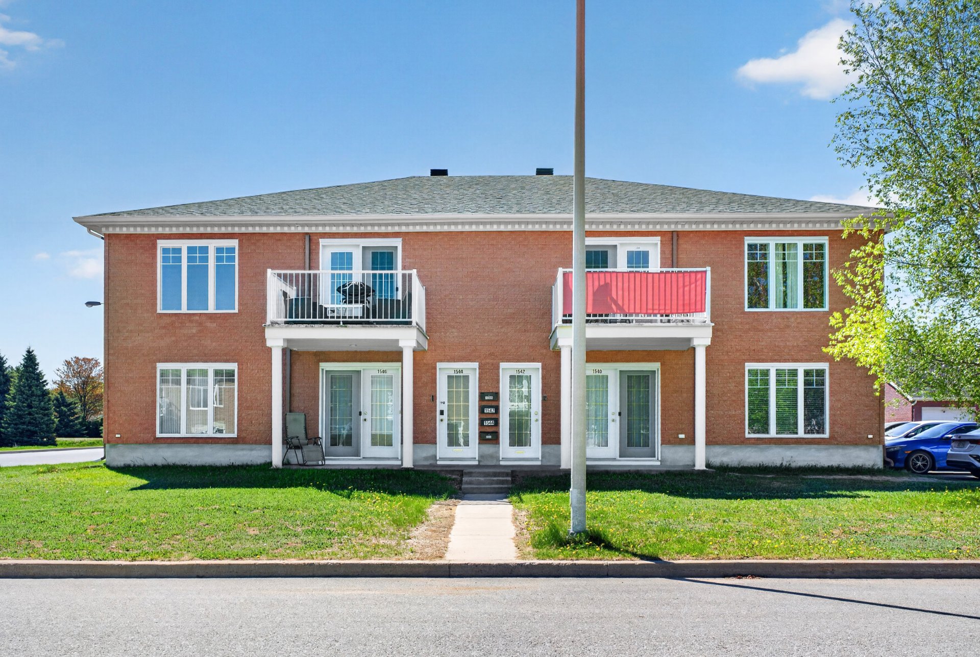 MLS: 27984582