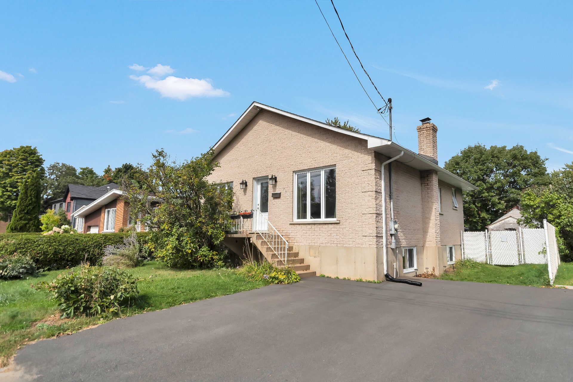 MLS: 22617306