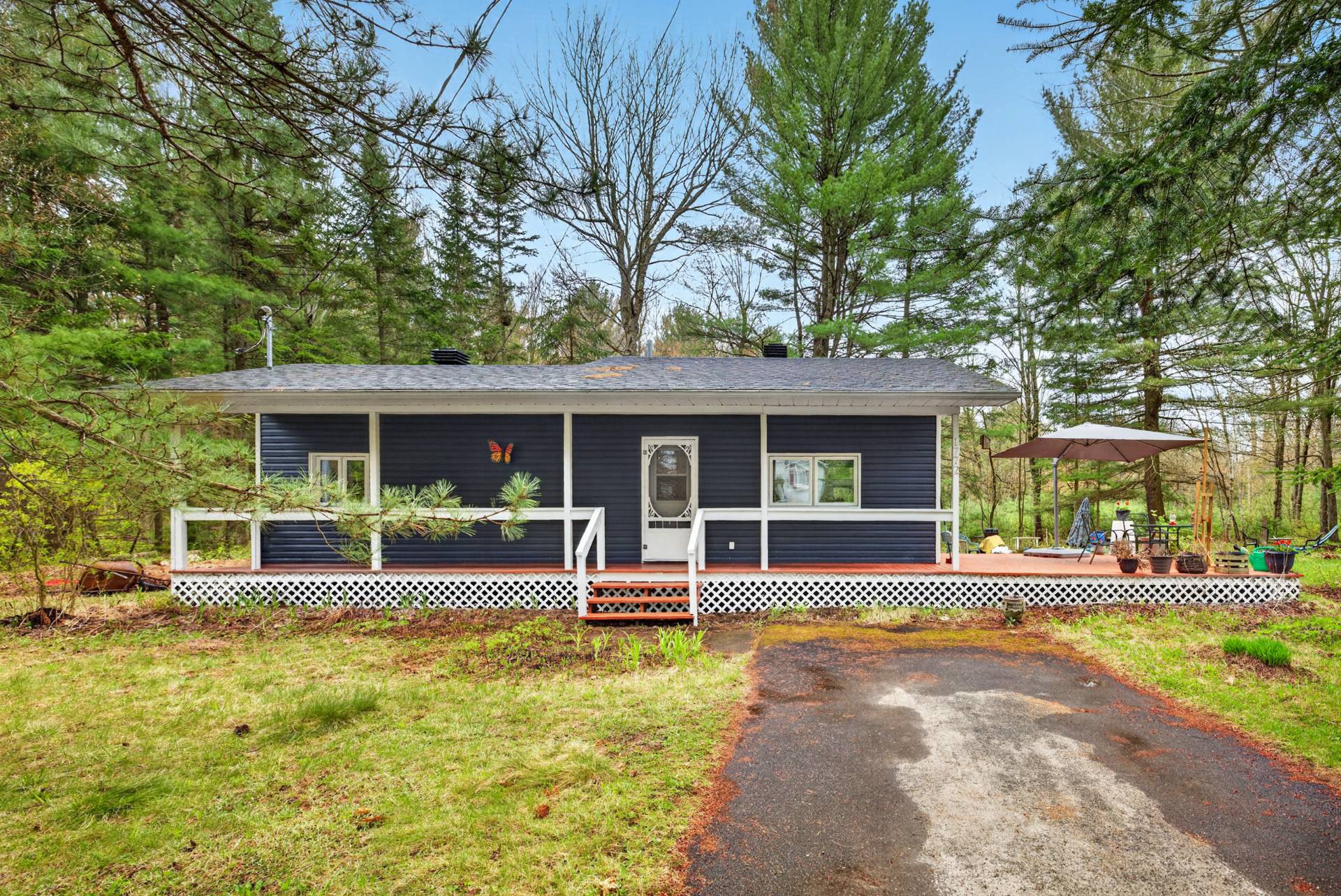 MLS: 25807274