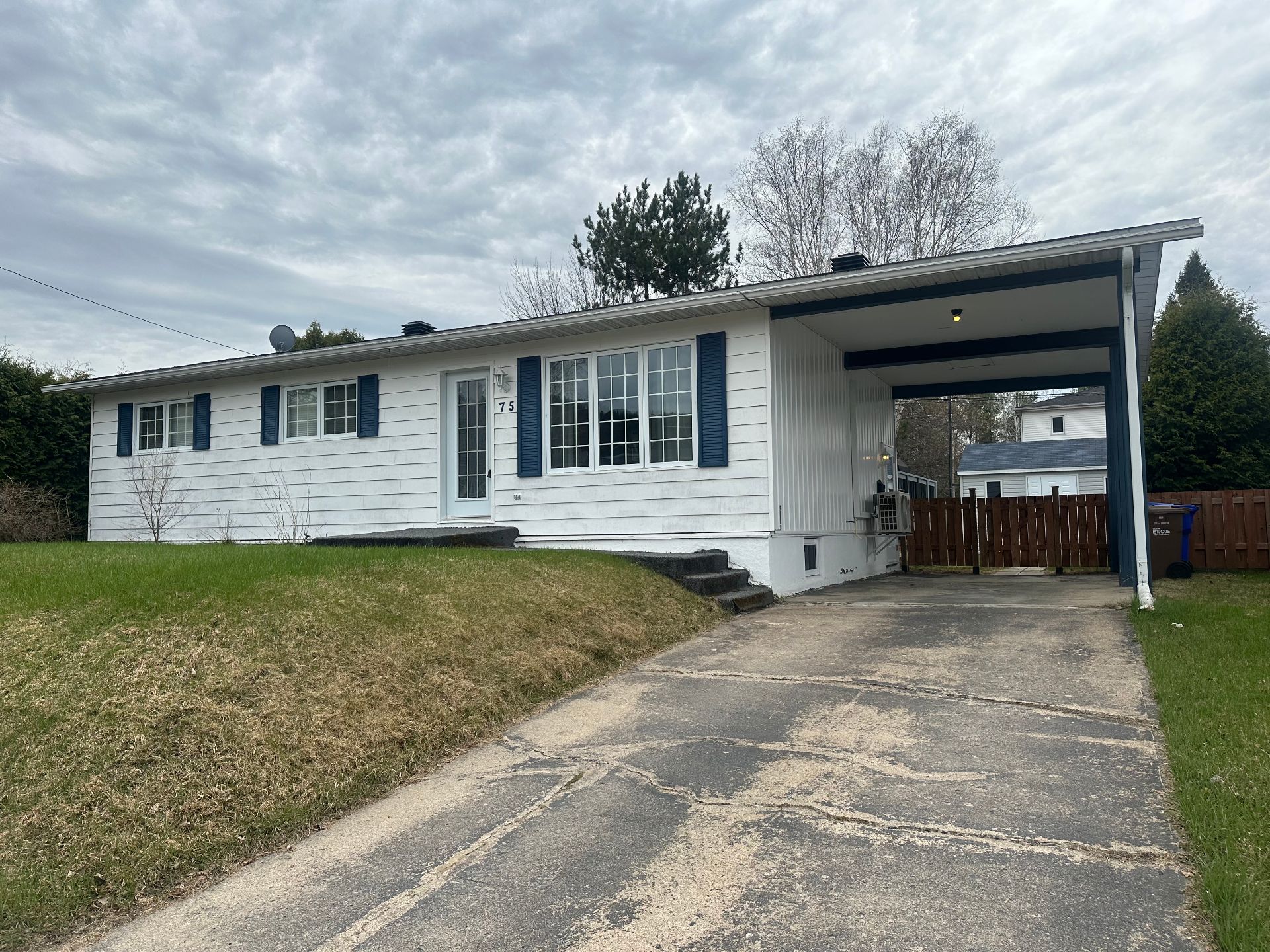 MLS: 23124069