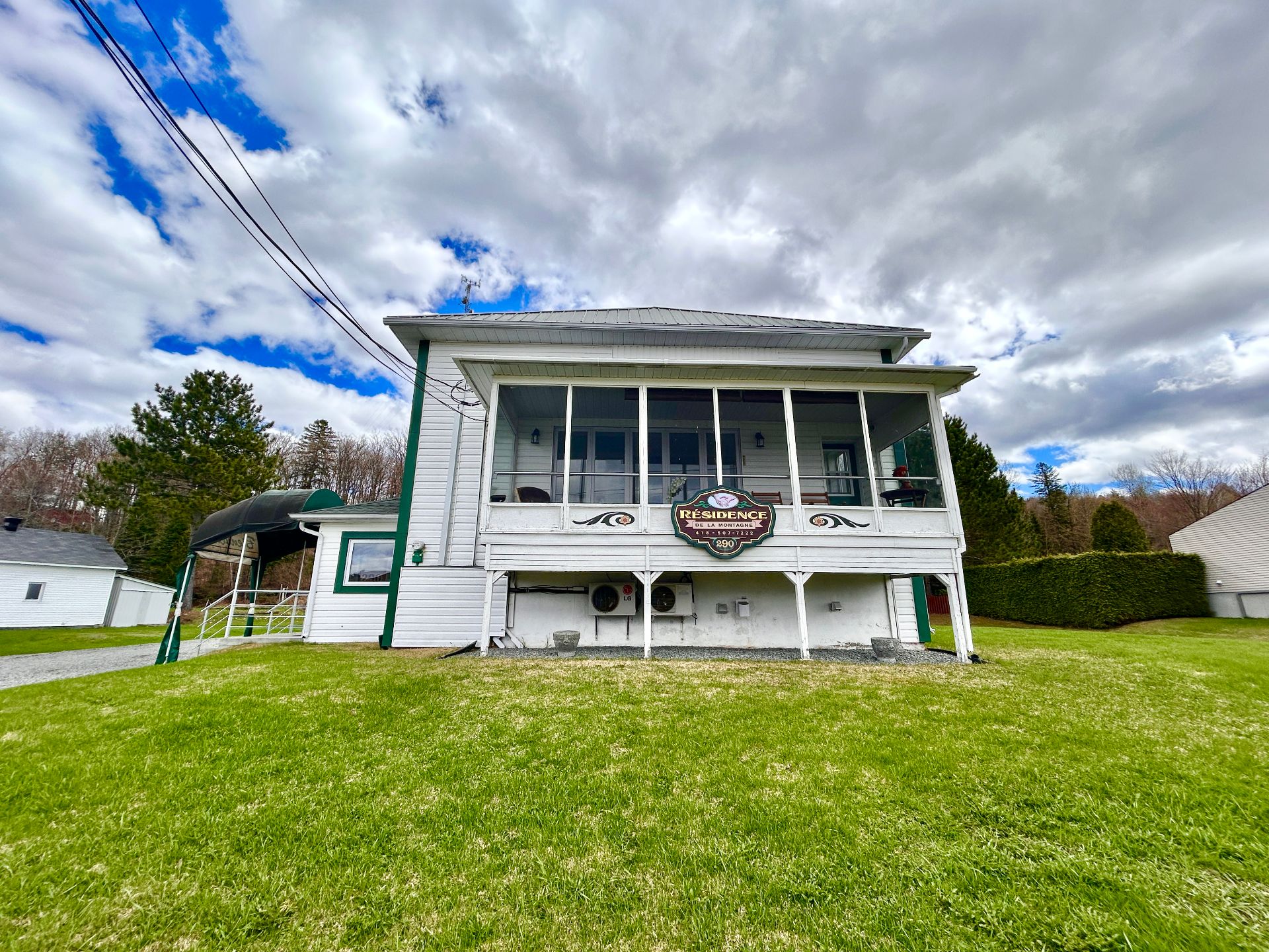 MLS: 25730086