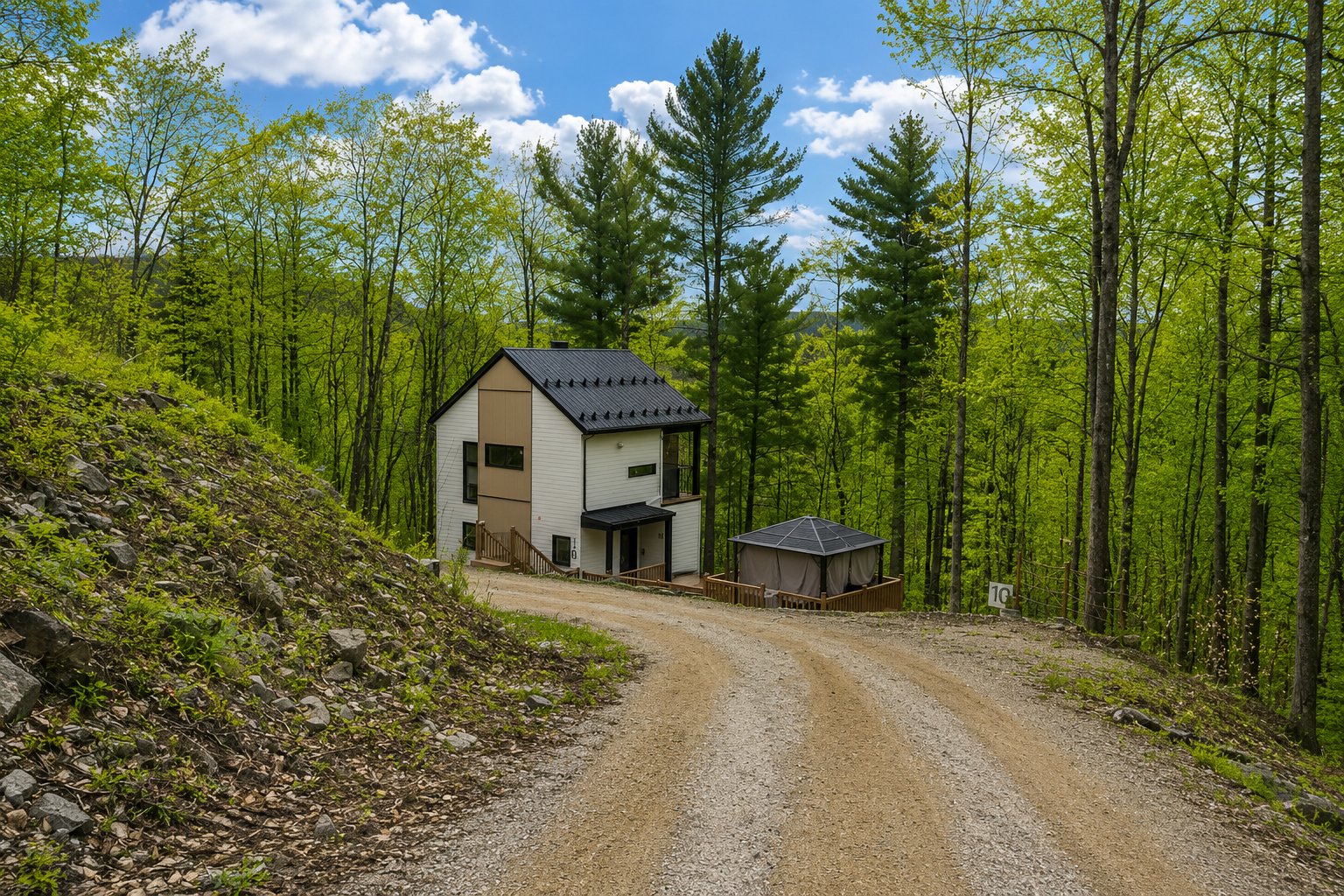 MLS: 25689848