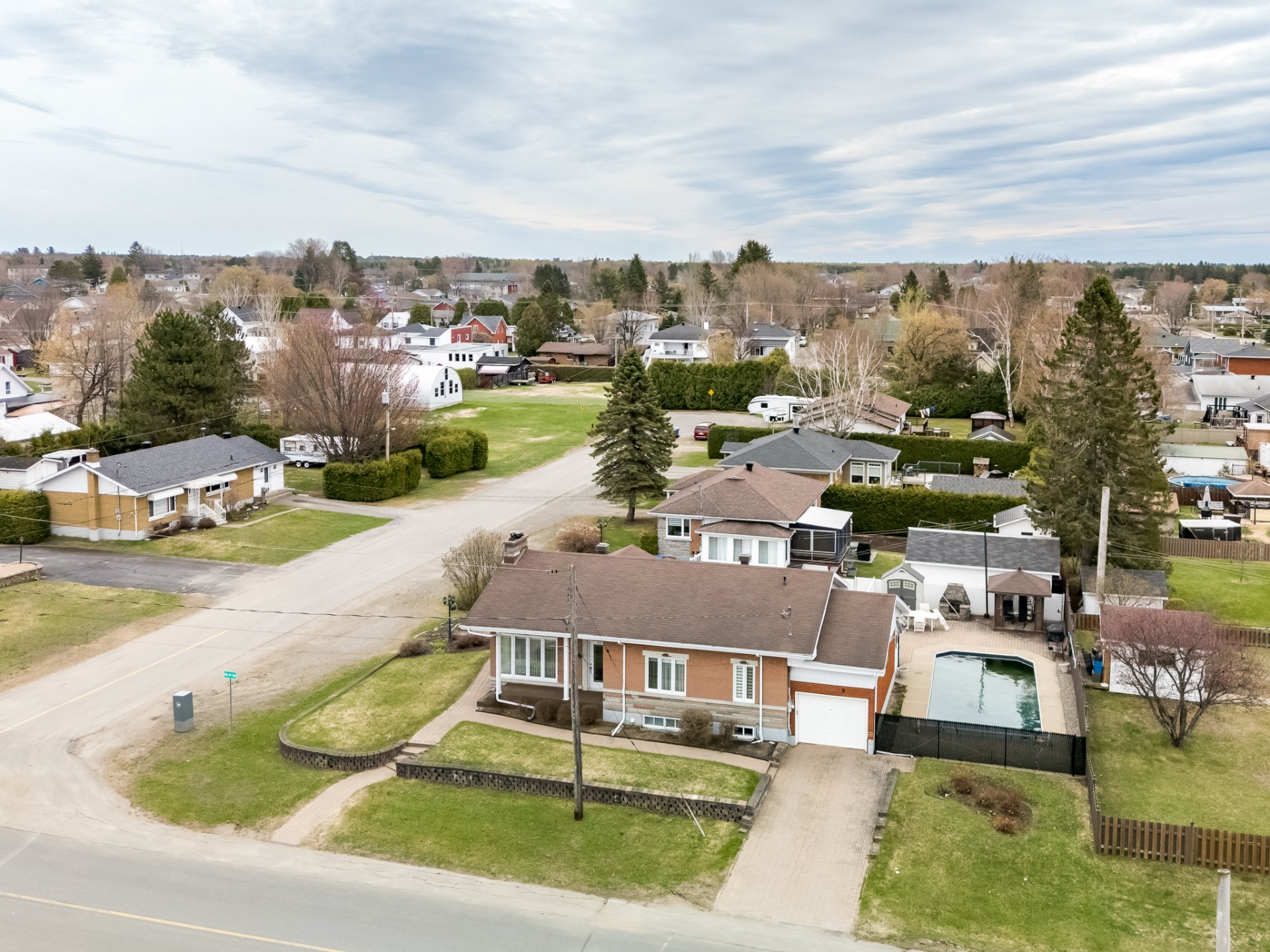 MLS: 17903861