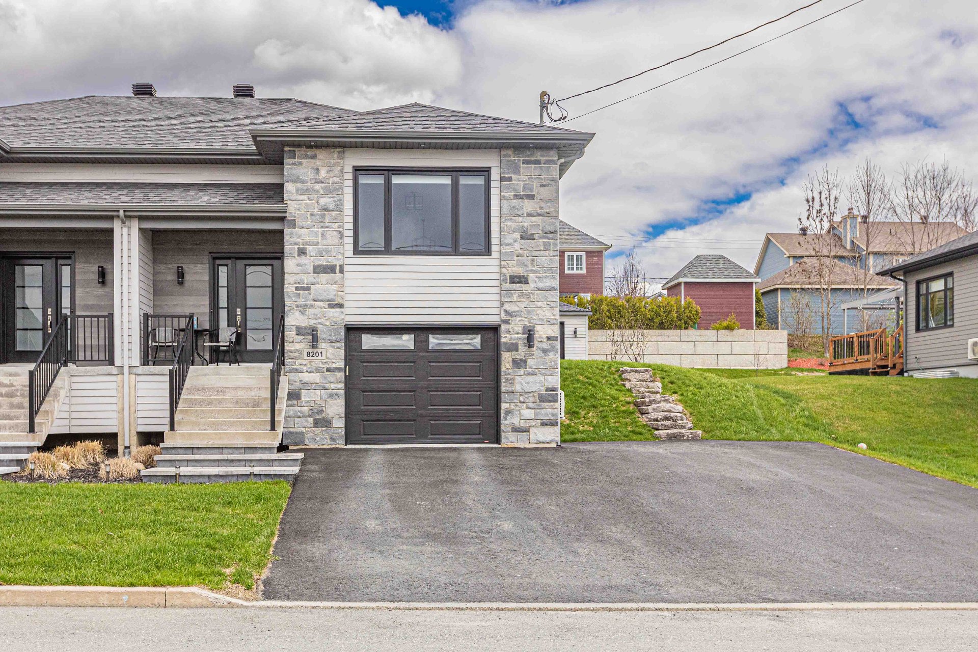 MLS: 25319344