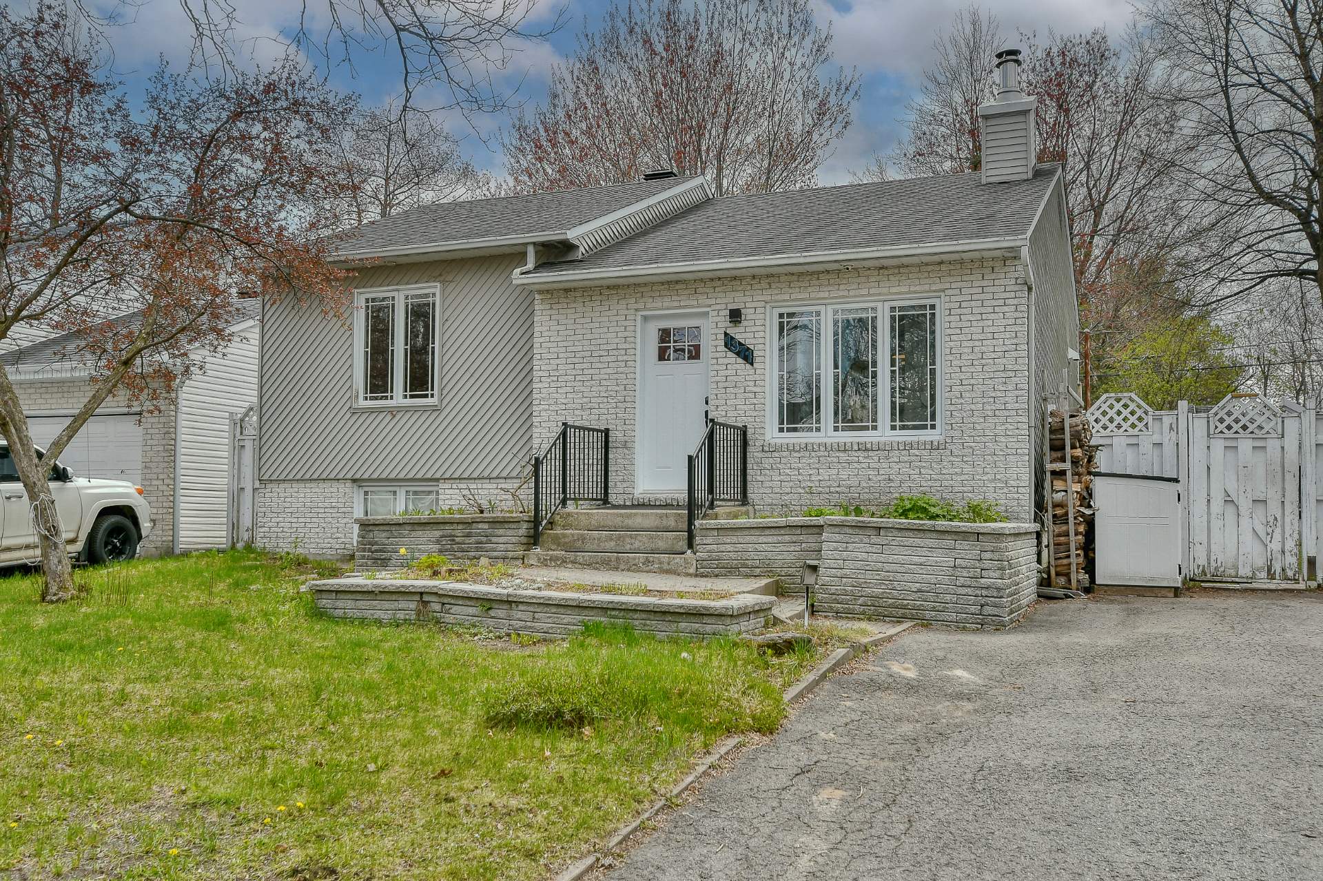 MLS: 25234529