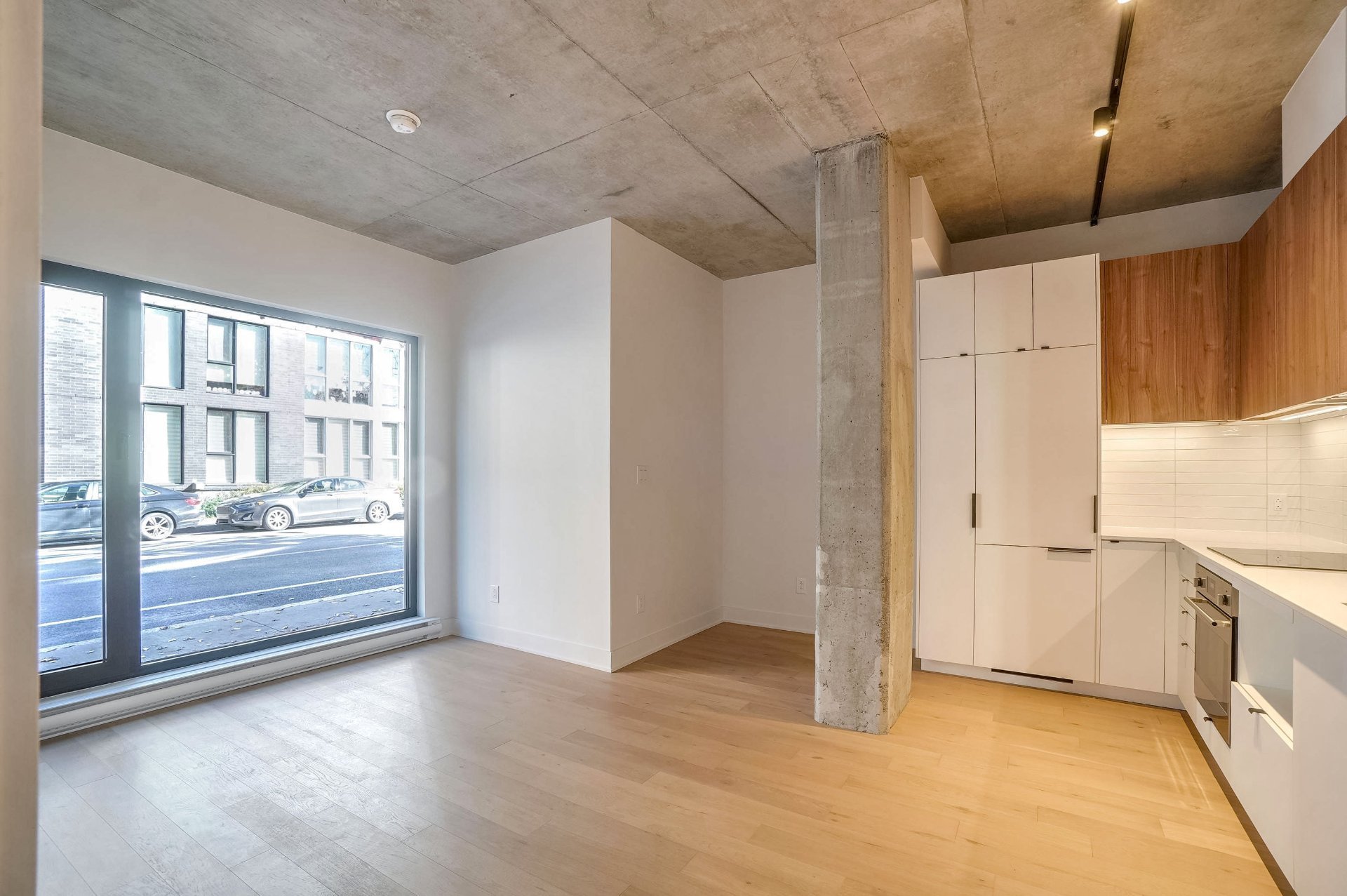 MLS: 27101051