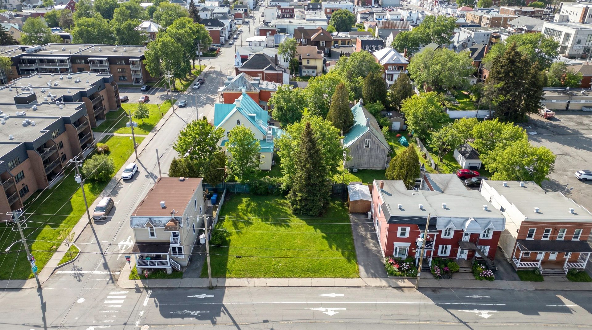 MLS: 21865634