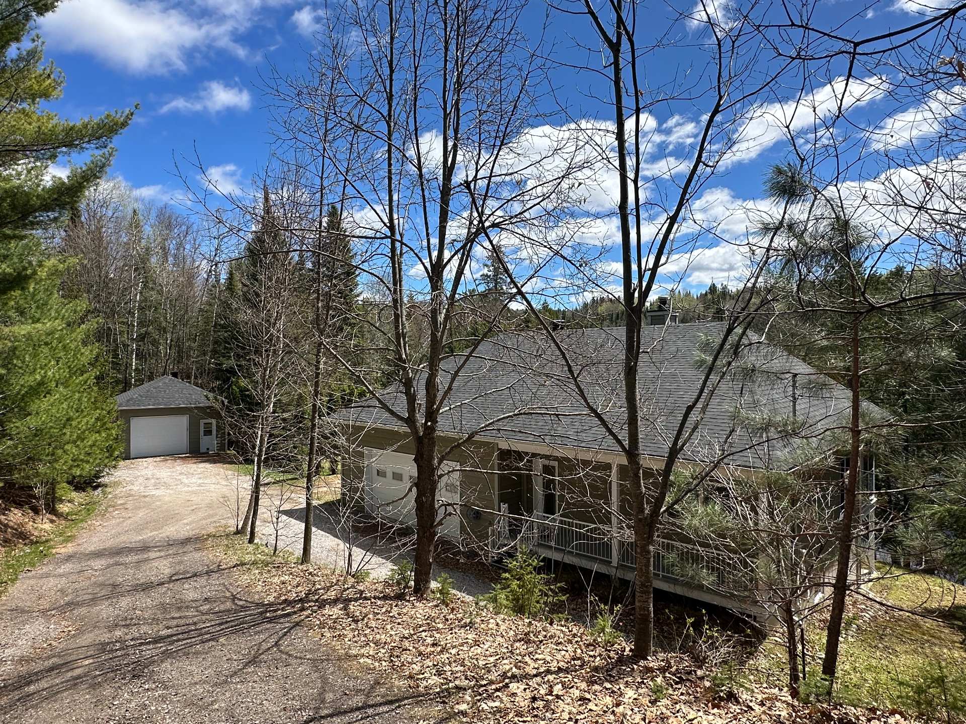 MLS: 25841275