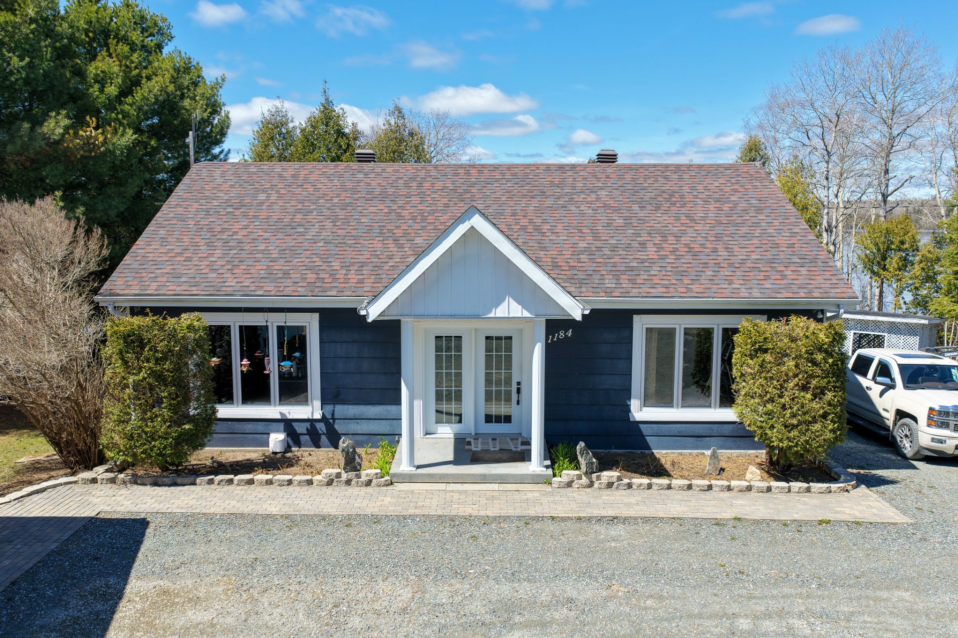 MLS: 25575331