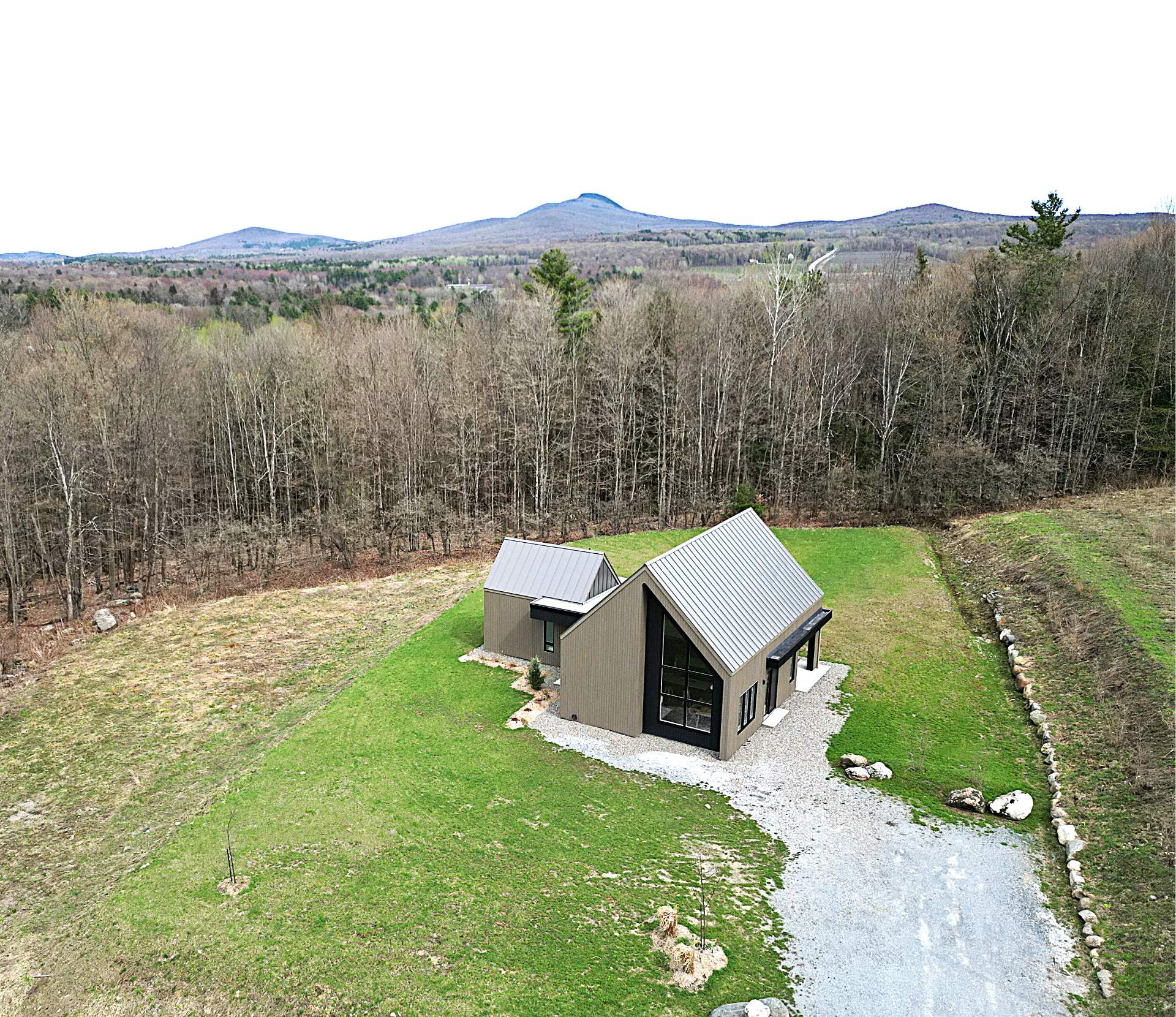 MLS: 26179525