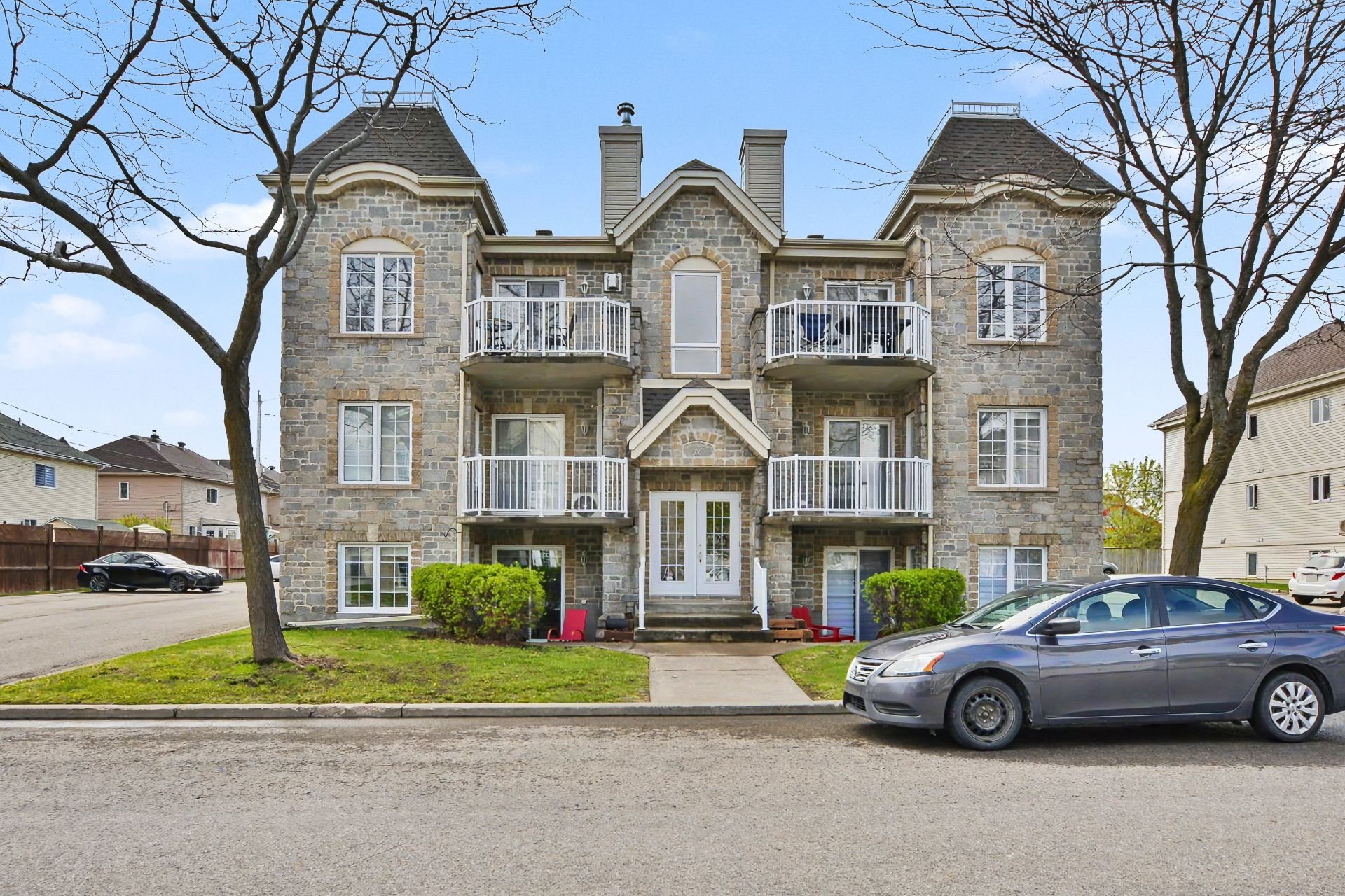 MLS: 25280003