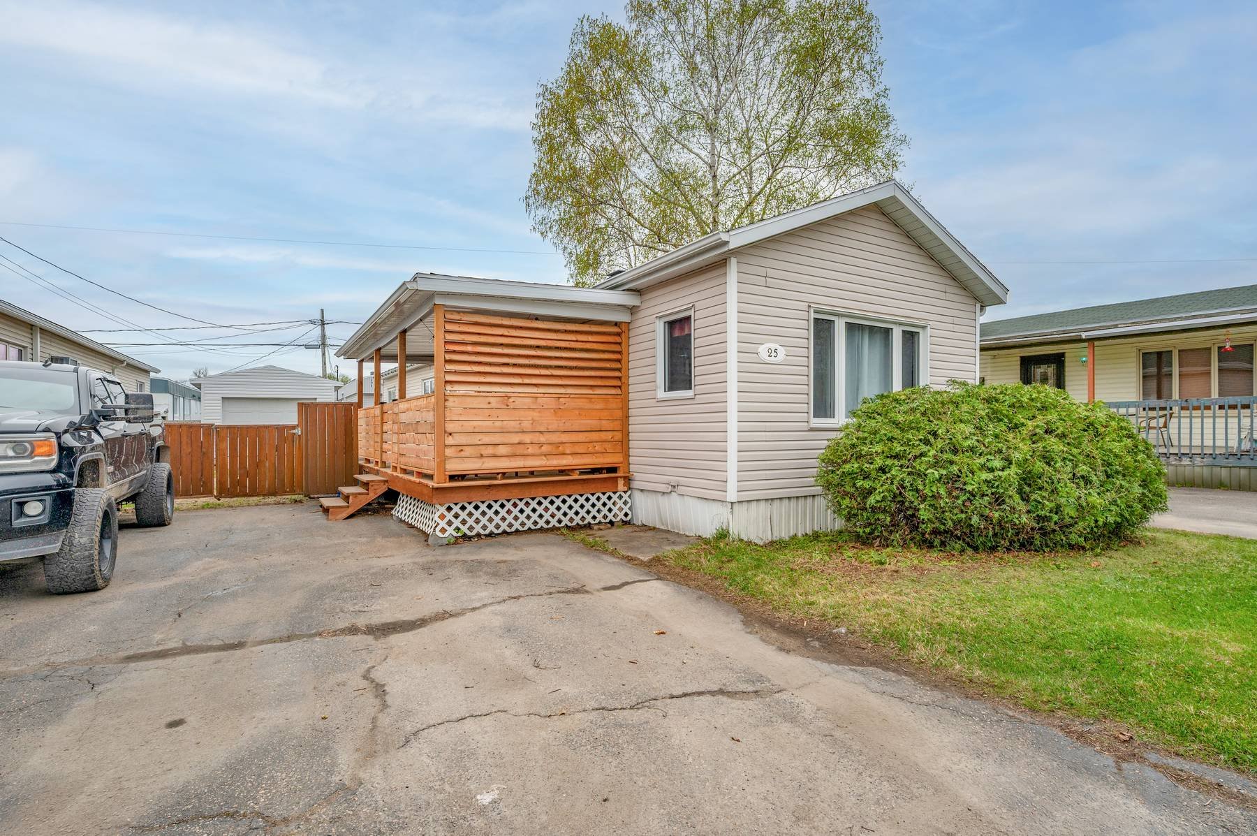 MLS: 15780321