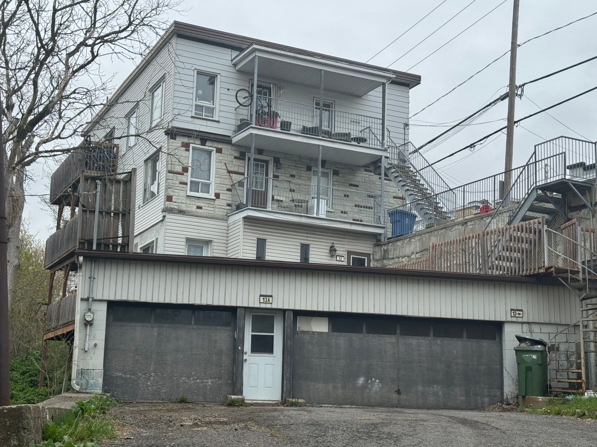 MLS: 22852855
