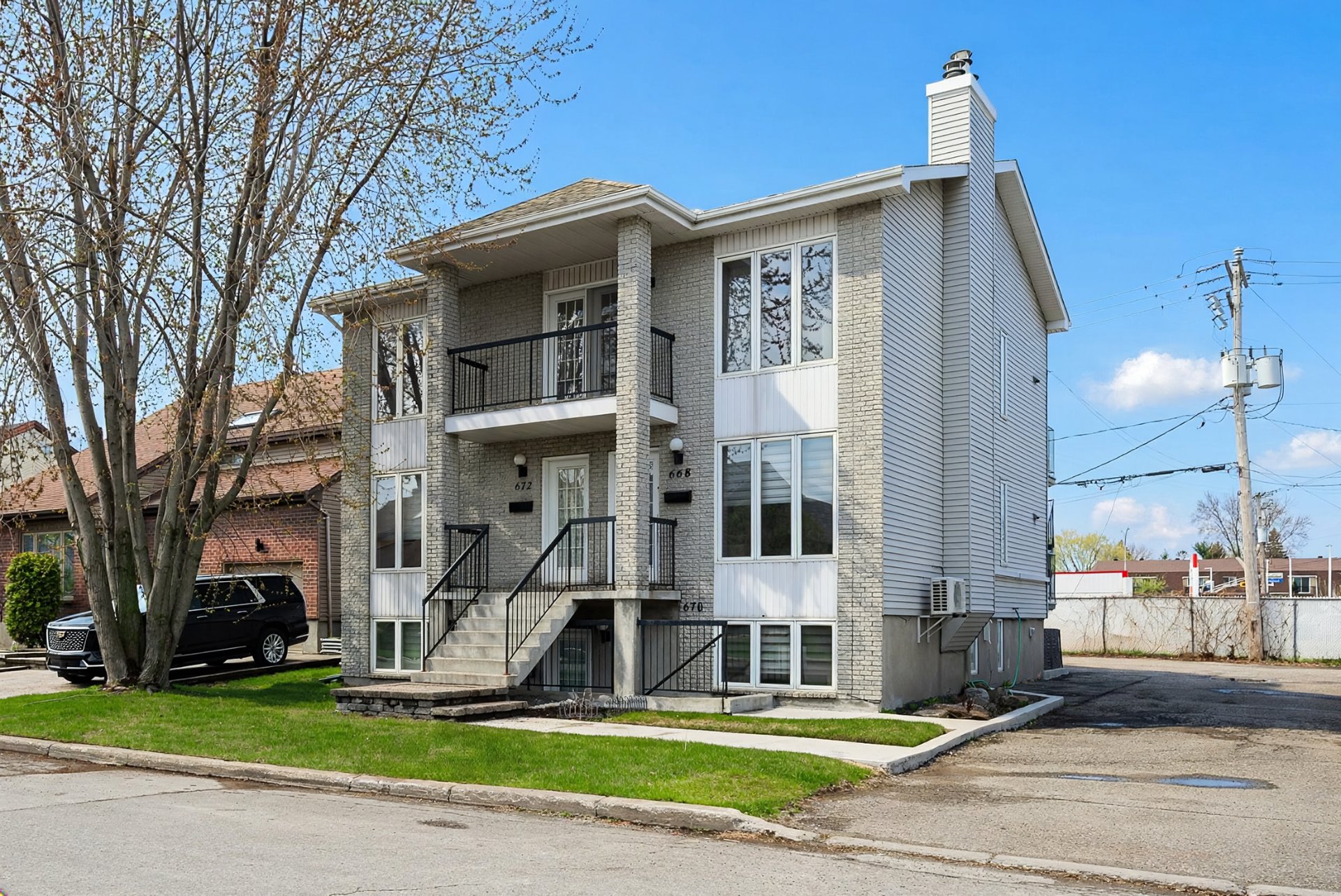MLS: 28136000