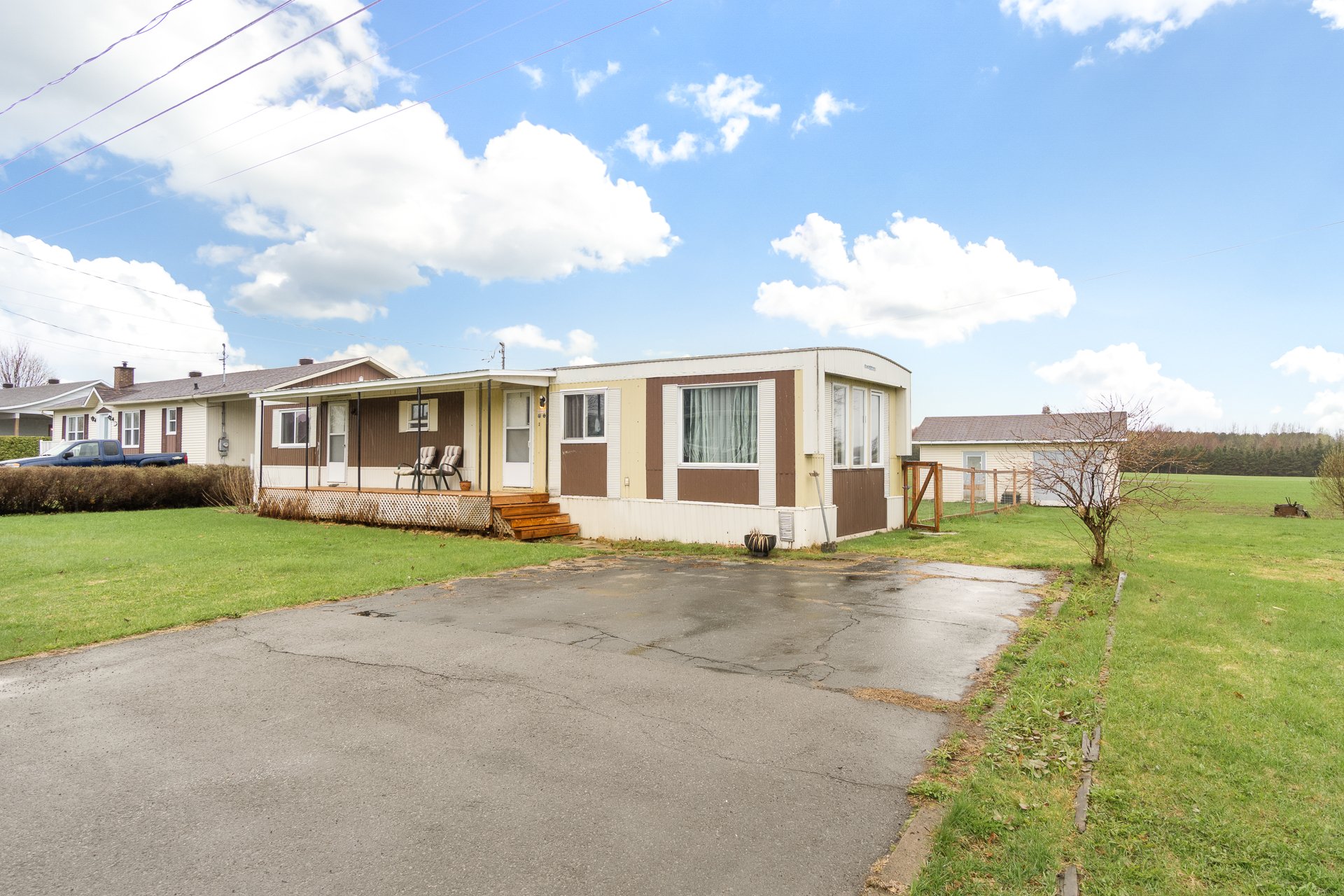 MLS: 16279873
