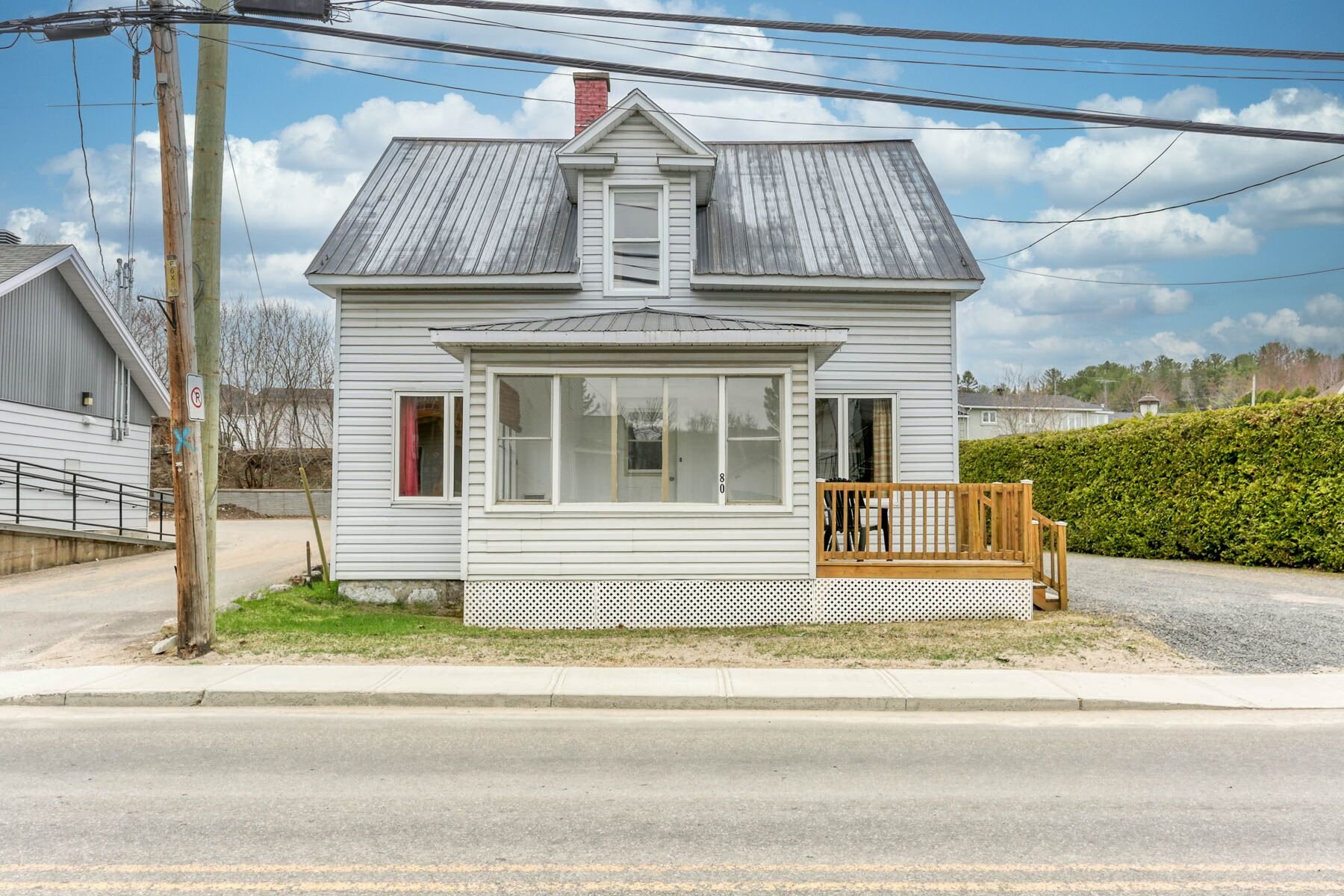 MLS: 23194635