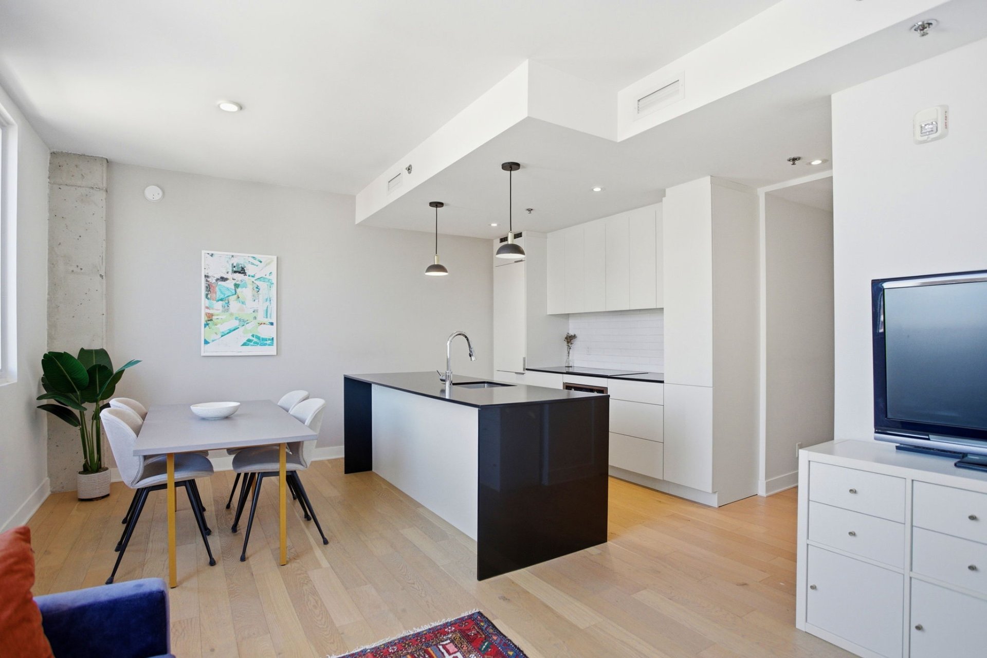 MLS: 24540031