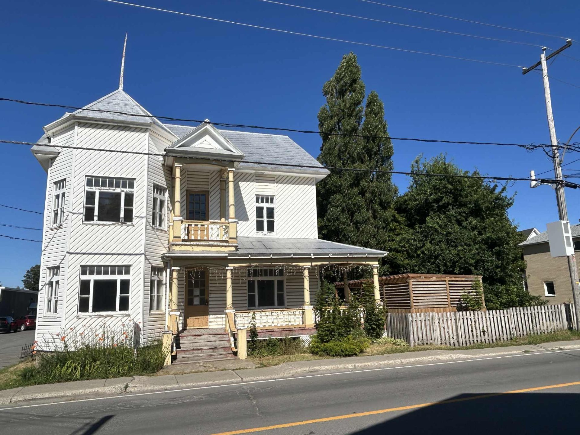 MLS: 22921081