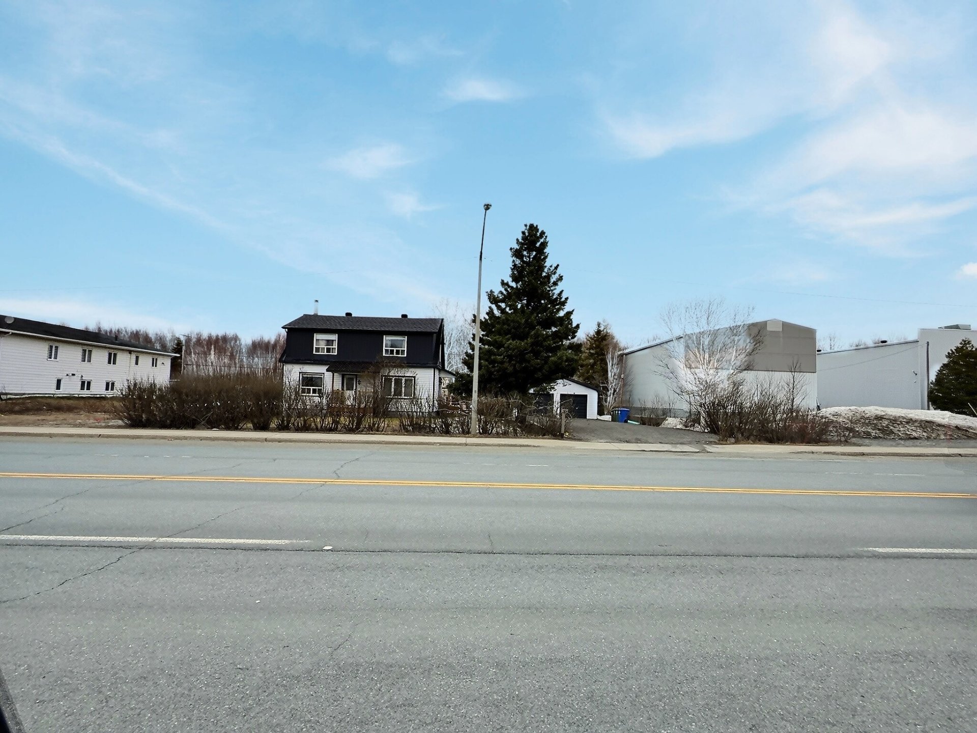 MLS: 23735482
