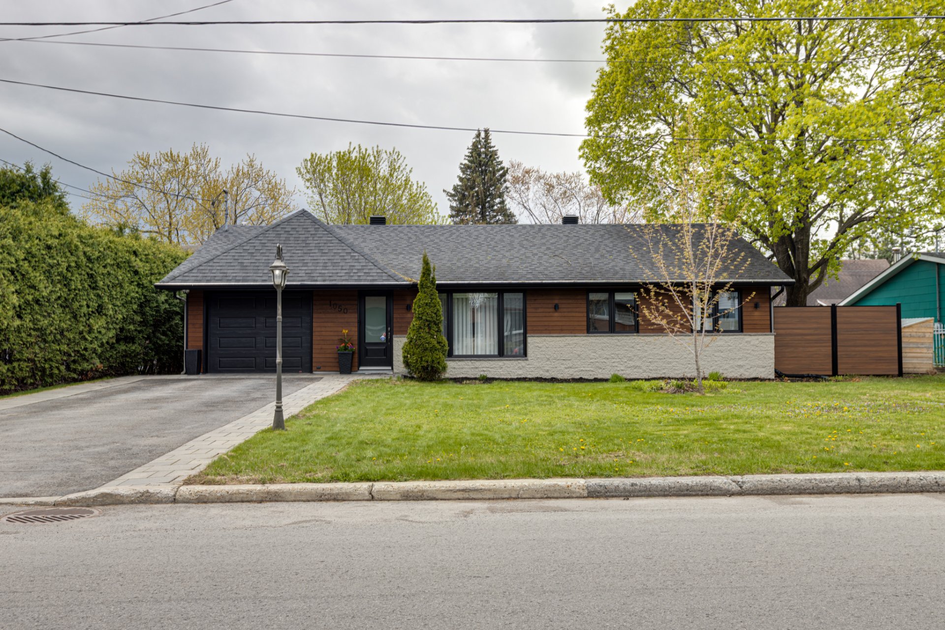 MLS: 21748080